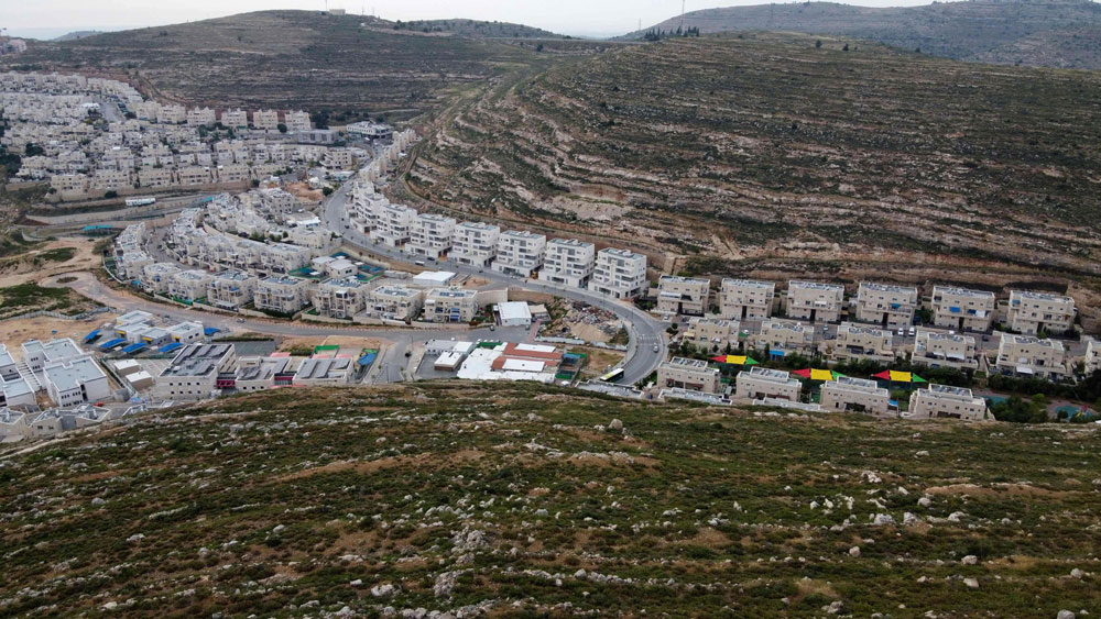 450 ألف إسرائيلي يعيشون في مئة مستوطنة في الضفة الغربية المحتلة