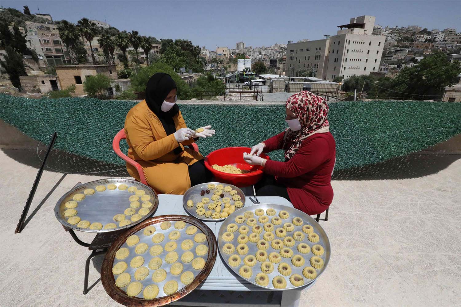 Palestinian women 