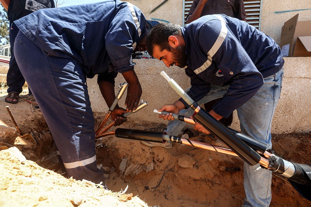 سرقة كوابل الاعمدة ضاعف من ازمة انقطاع الكهرباء على مناطق في طرابلس