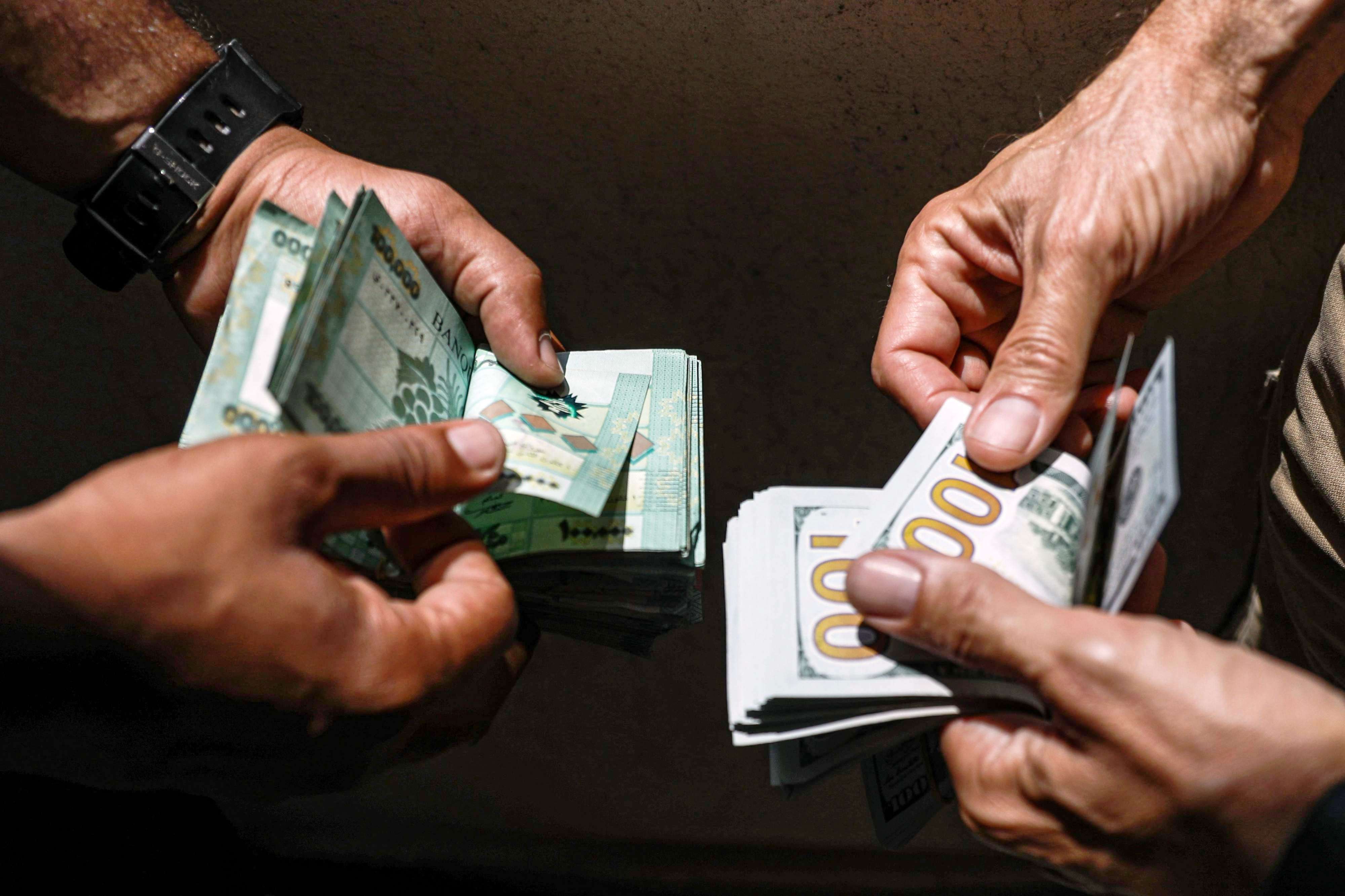 سعر صرف الدولار في لبنان يرتفع إلى مستويات تاريخية