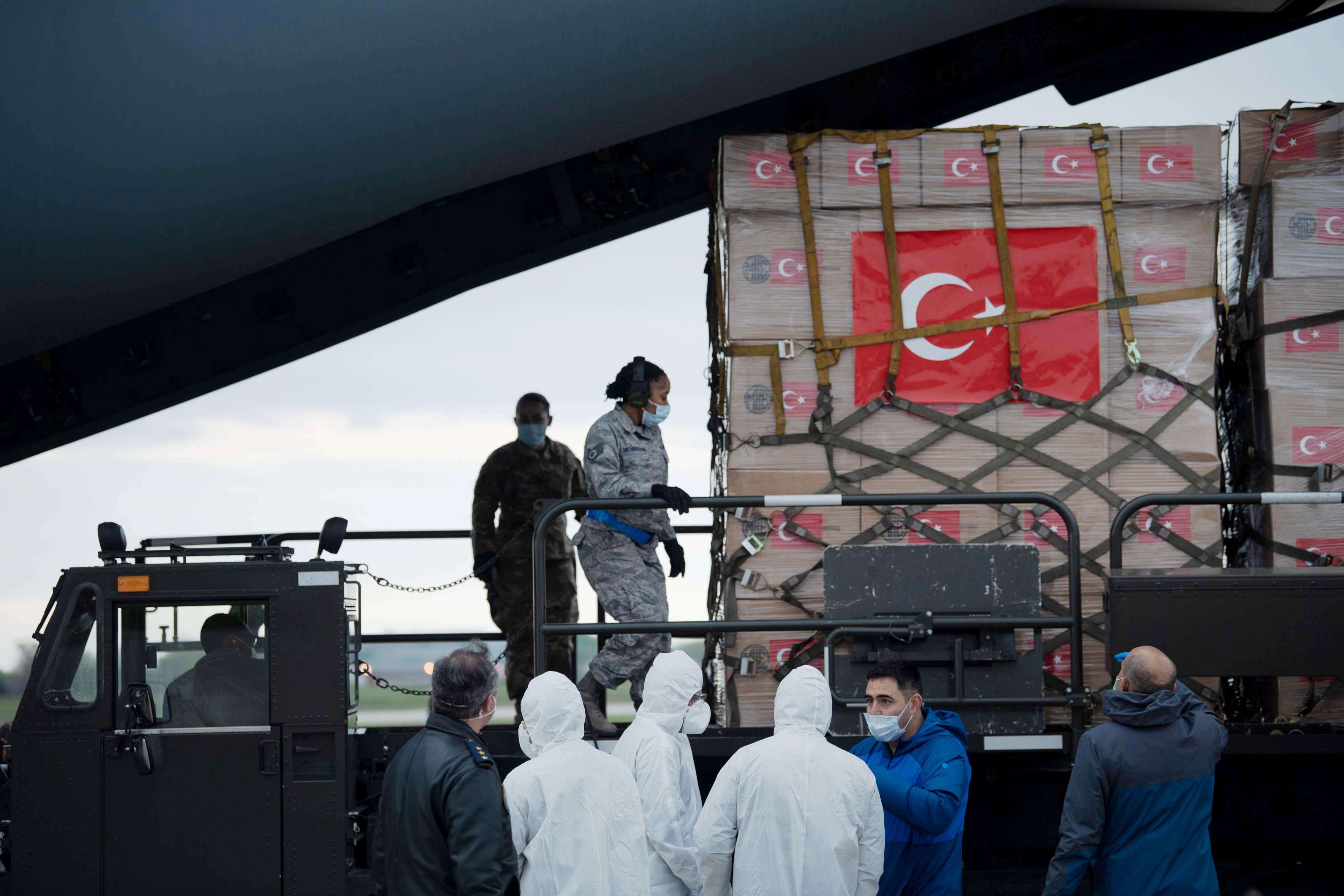 تركيا تستغل مساعدات كورونا لبسط نفوذها في اليمن