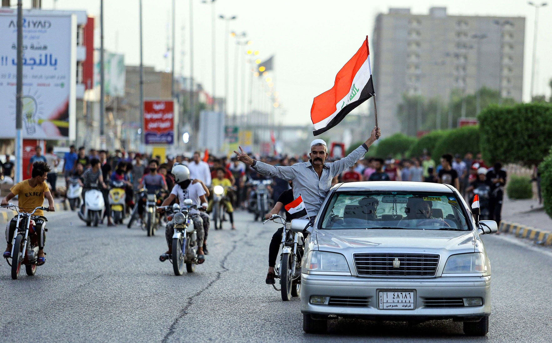 رقعة الاحتجاجات المستأنفة في العراق تتسع بعد رفع قيود كورونا
