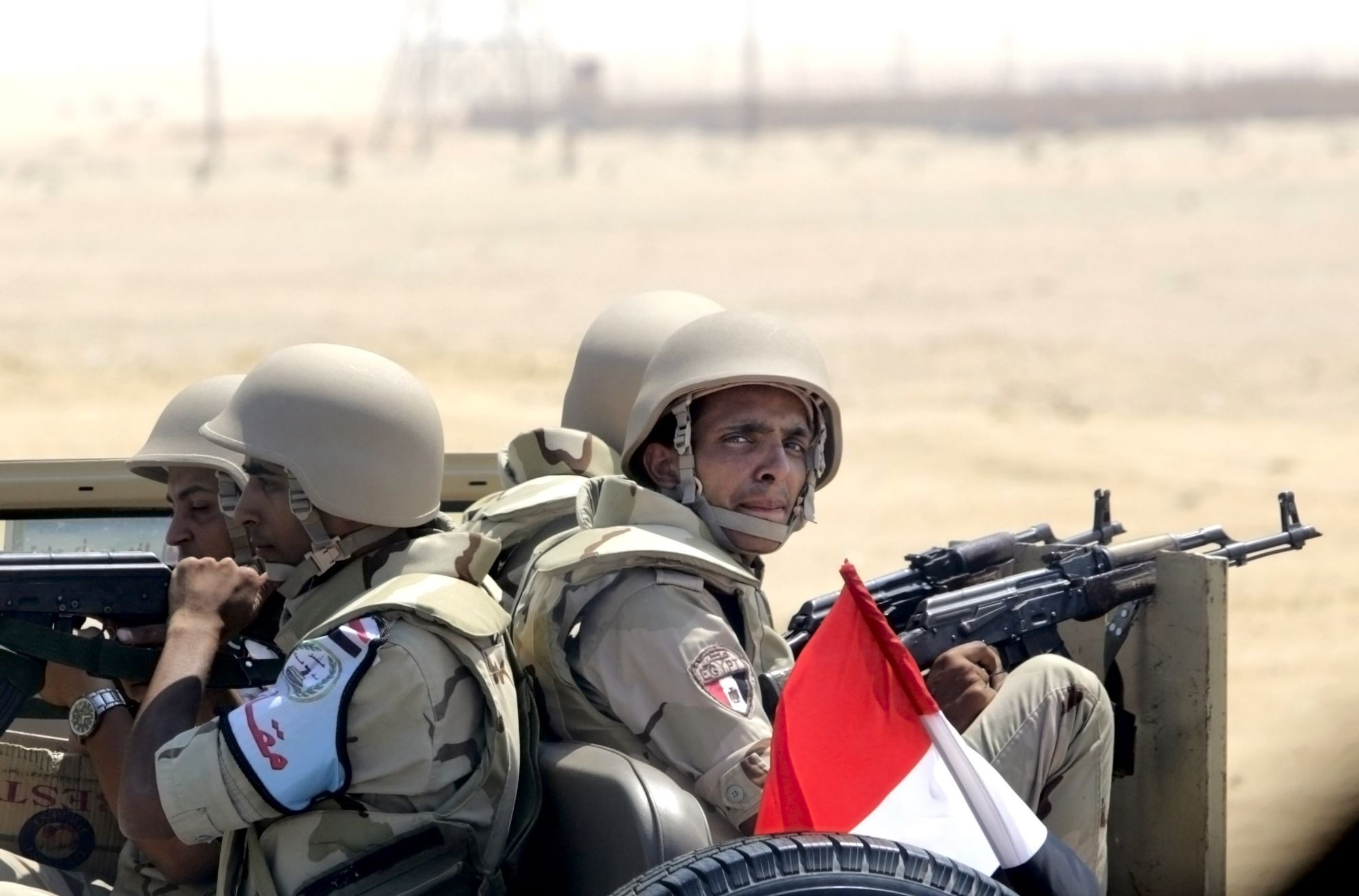 الجيش المصري أحبط تهريب شحنات أسلحة من ليبيا الى سيناء حيث تتمركز جماعات متطرفة