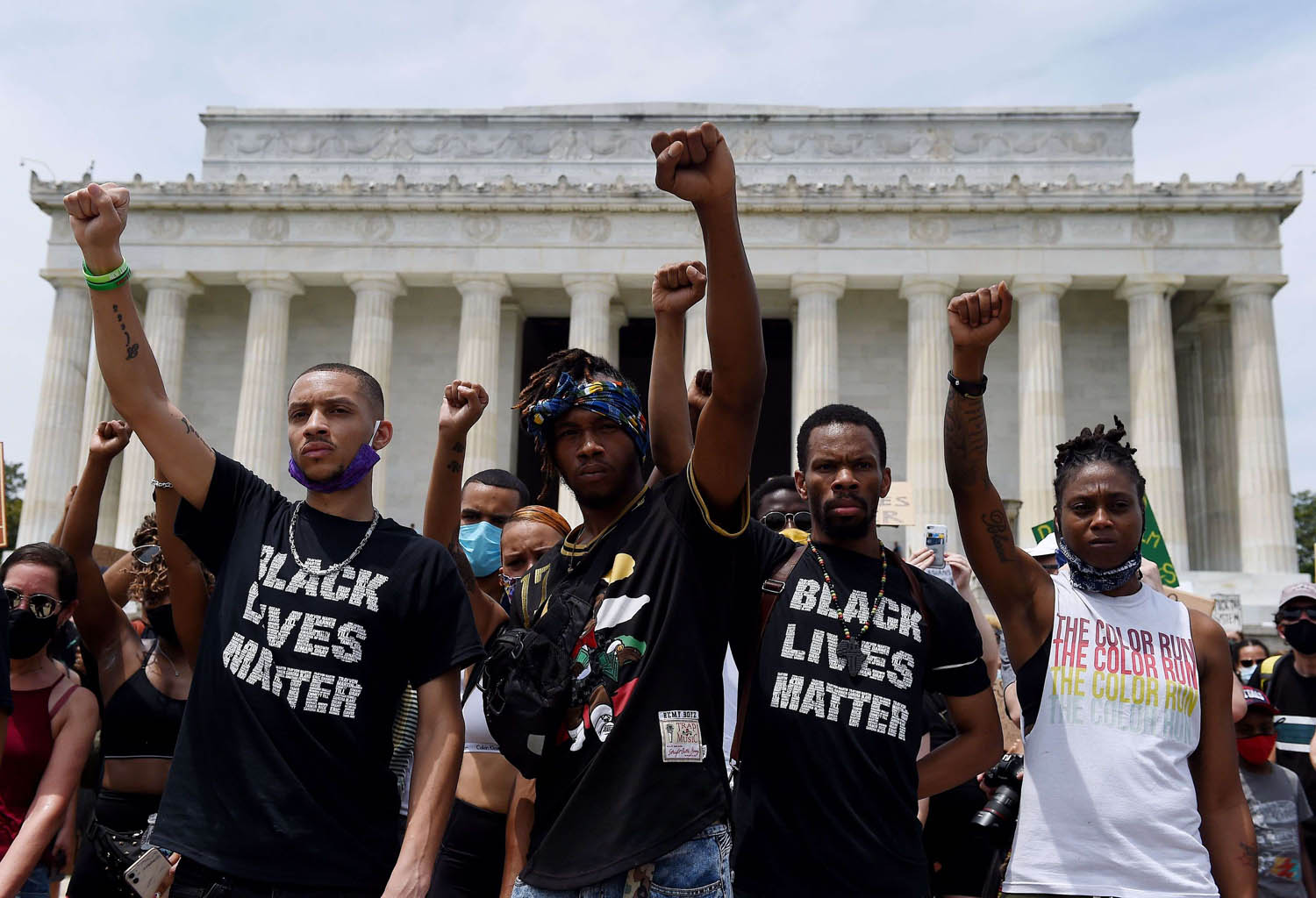 مواطنون سود يتظاهرون ضد العنصرية في واشنطن