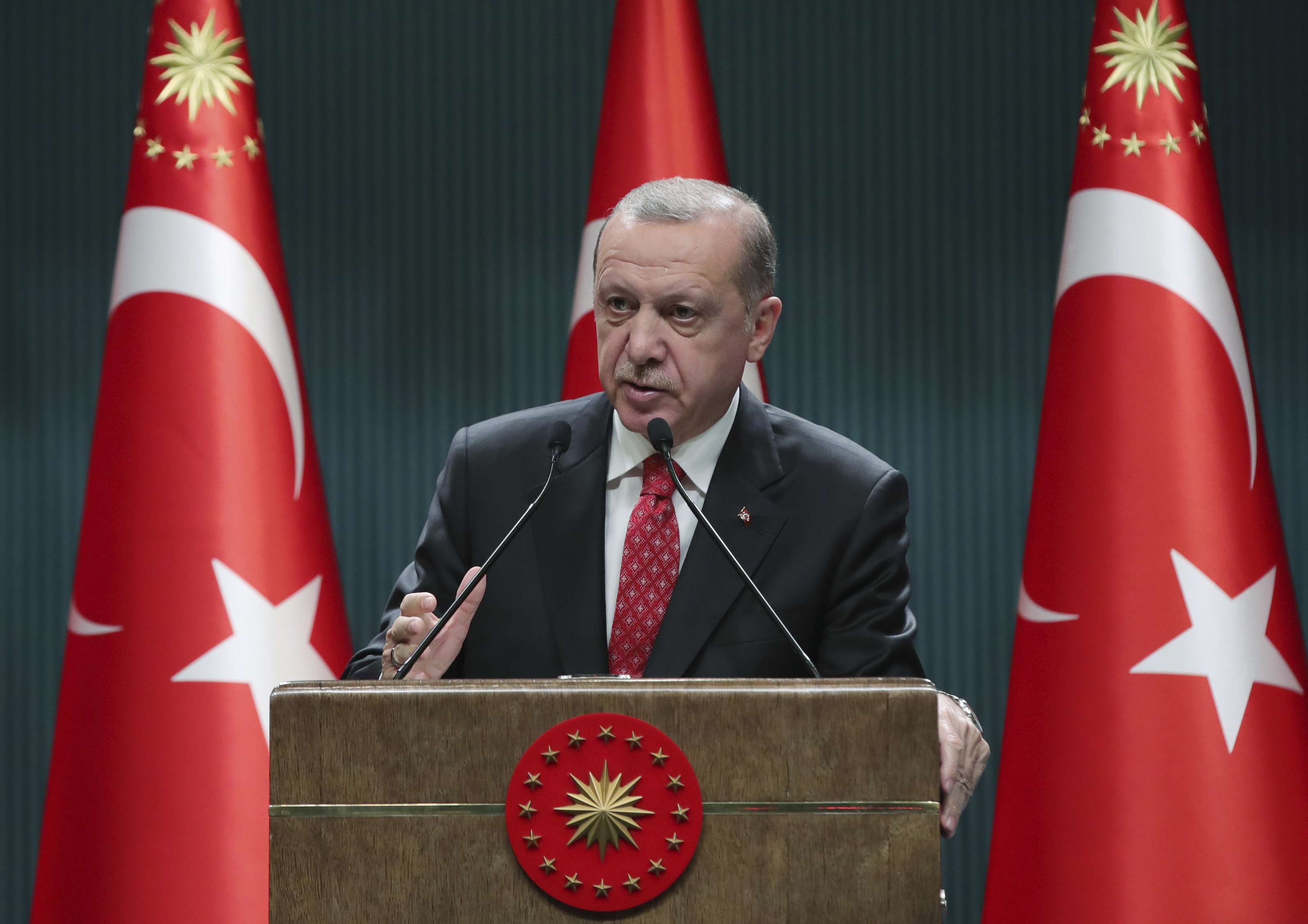 أردوغان مهوس بسيادة العالم واستعادة إرث أجداده العثمانيين