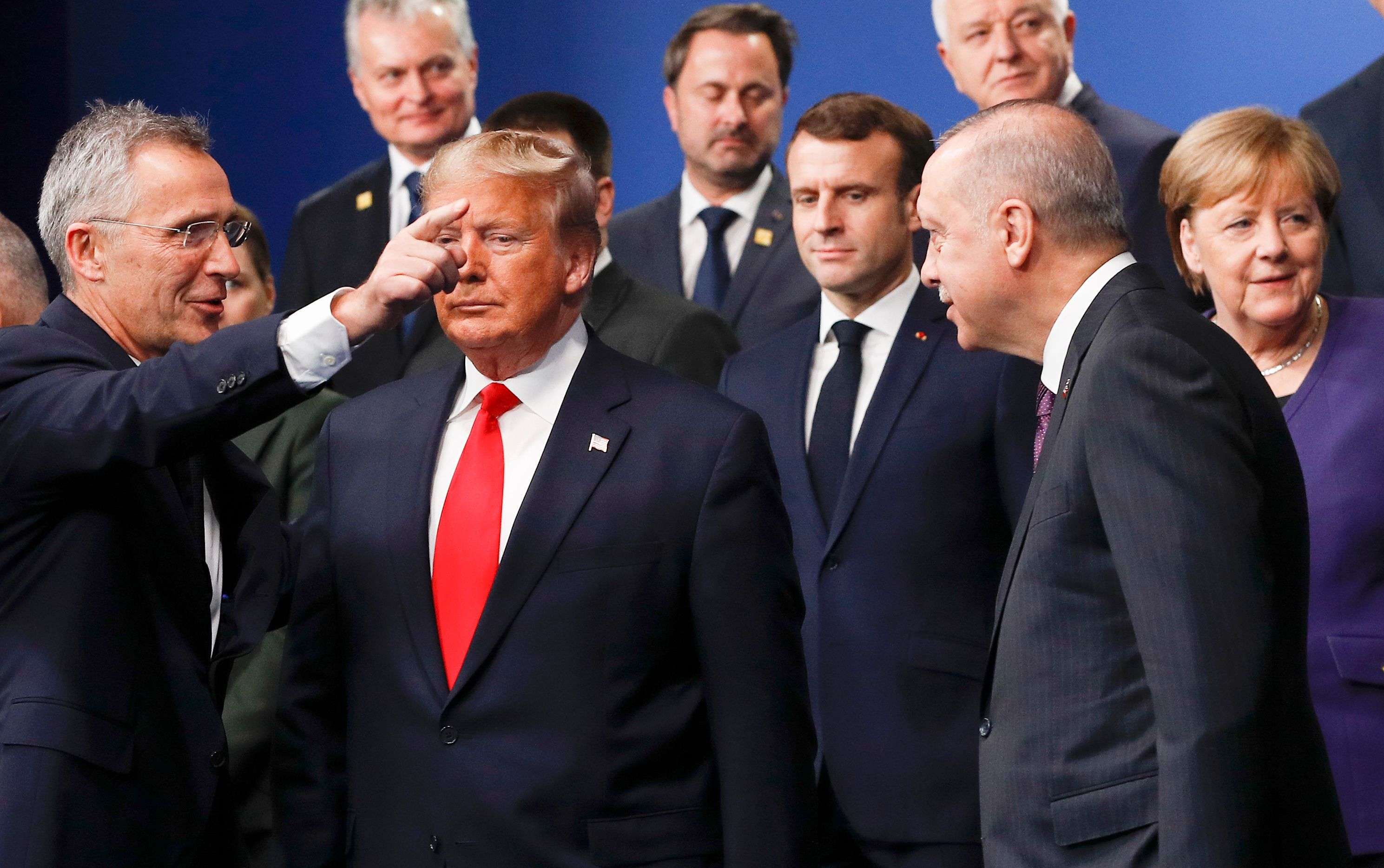 الرئيس التركي رجب طيب اردوغان وعدد من كبار المسؤولين والسياسيين خلال صلاة الجمعة بايا صوفيا