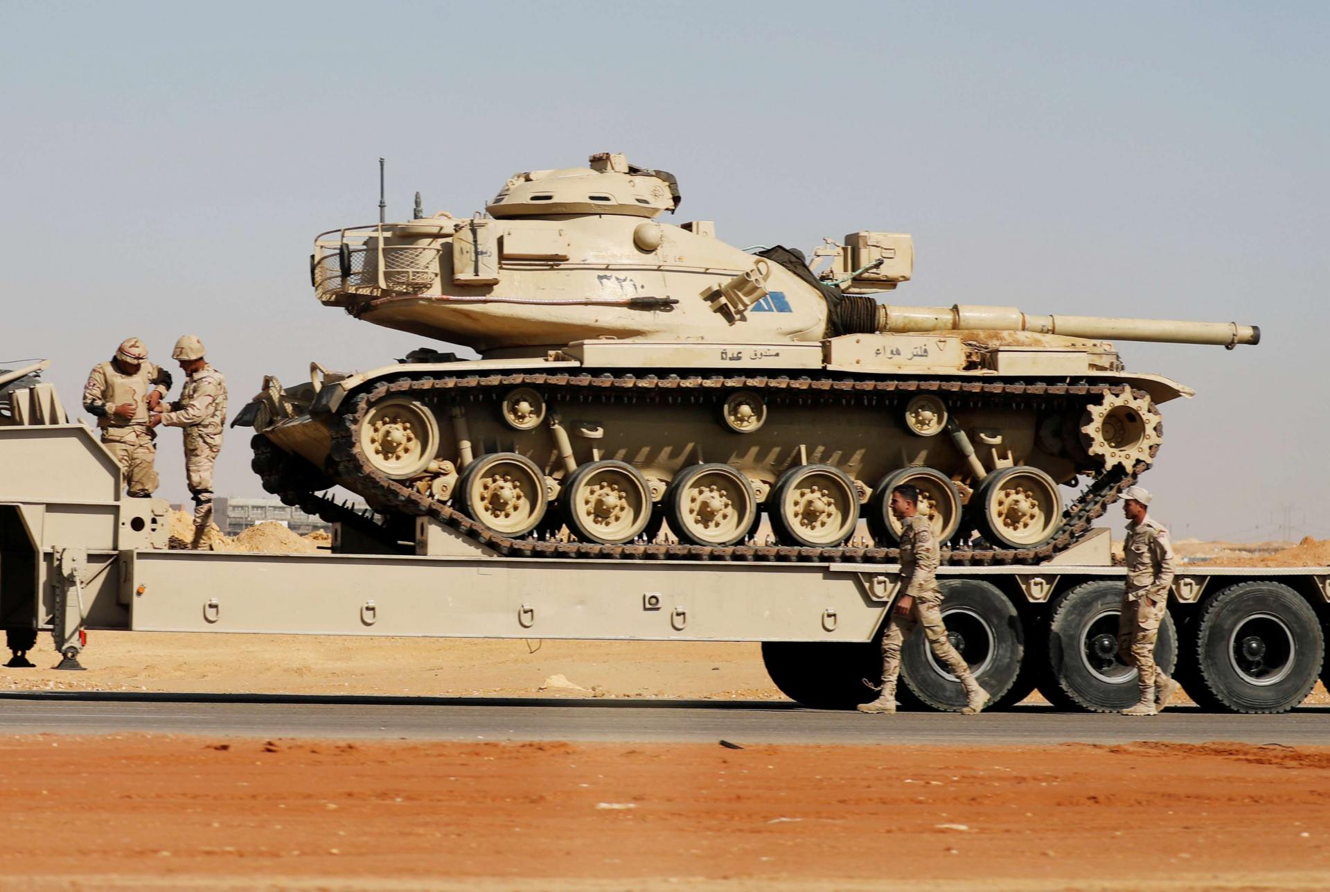 تحذيرات عسكرية مصرية بالتوازي مع المبادرات السلمية في ليبيا
