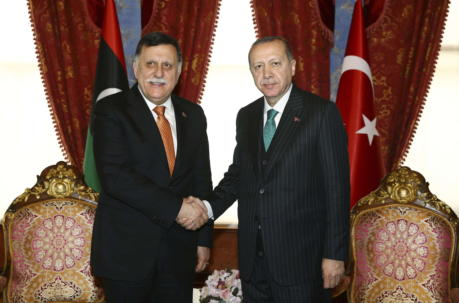 الرئيس التركي رجب طيب أردوغان يستقبل رئيس حكومة الوفاق فايز السراج