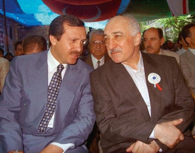 غولن واردوغان من التحالف الى العداء والقطيعة