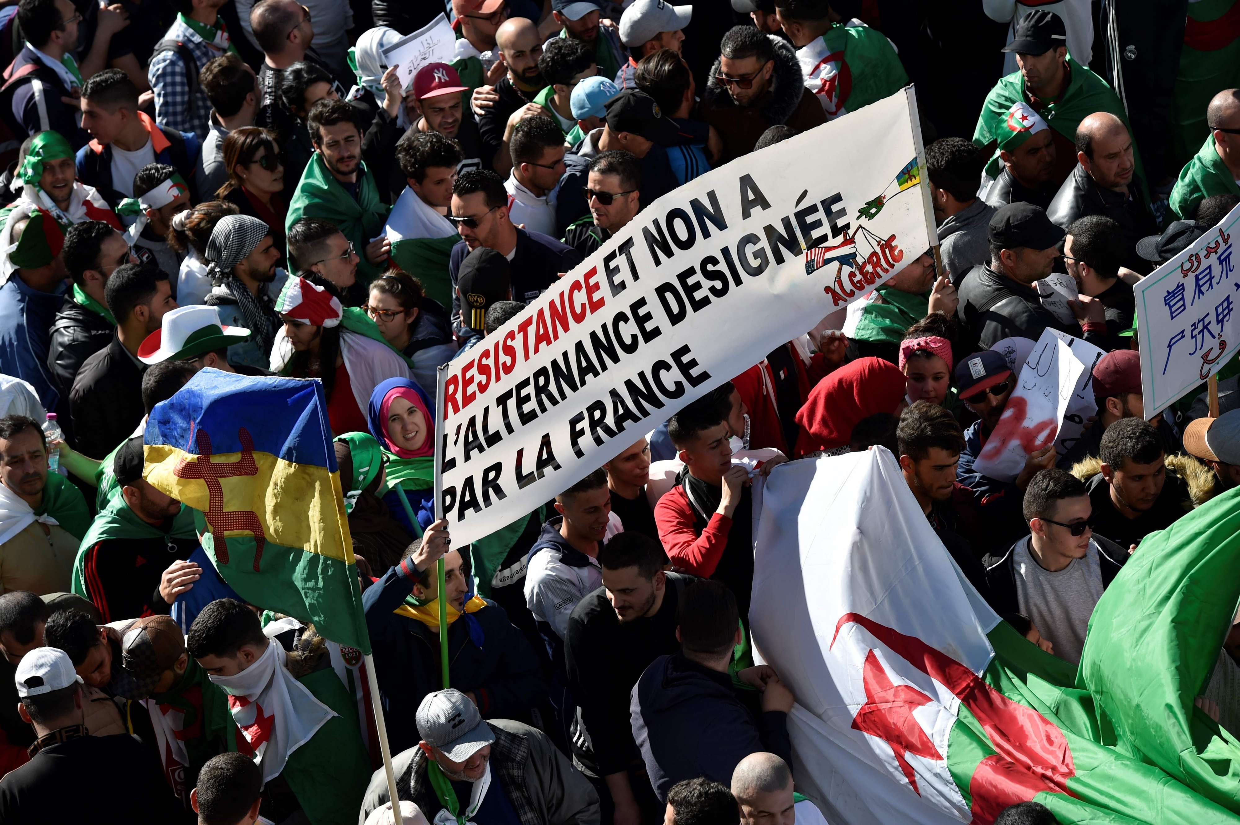 التناول الاعلامي الفرنسي للحراك الجزائري اثار ازمة بين باريس والجزائر
