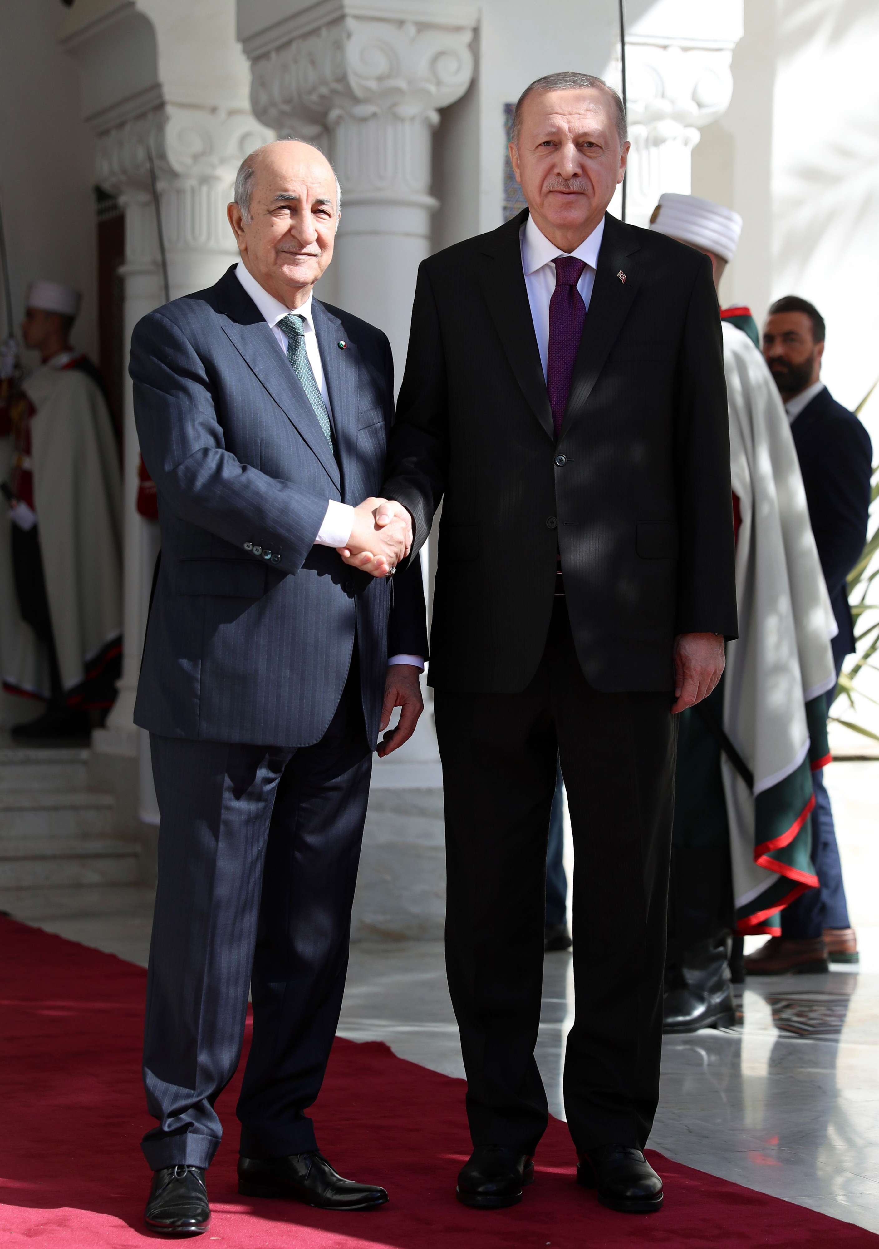حرص الجزائر على علاقات قوية مع تركيا يضعف وساطتها في ليبيا