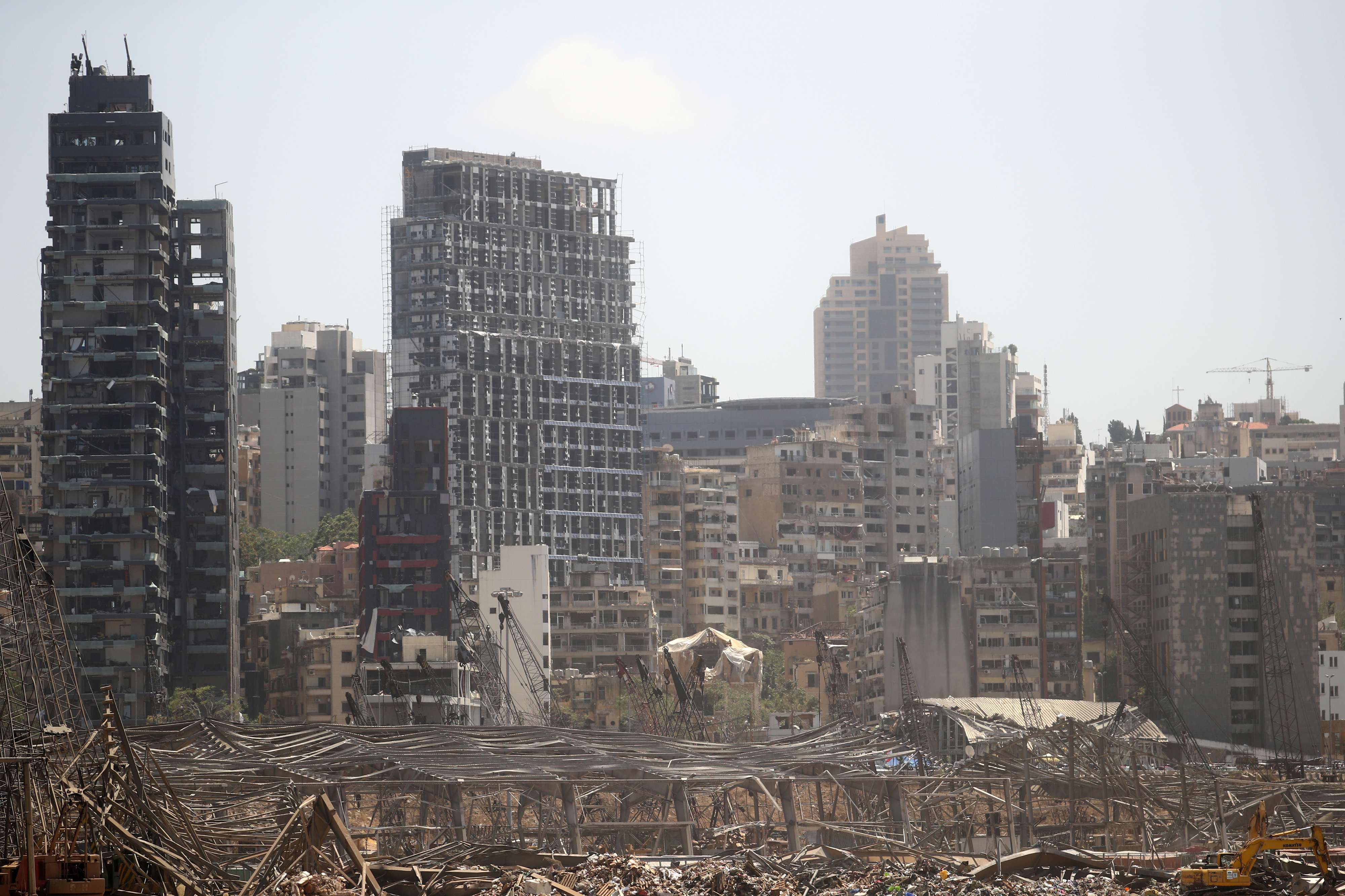 انفجار بيروت حول منازل لبنانيين إلى حطام