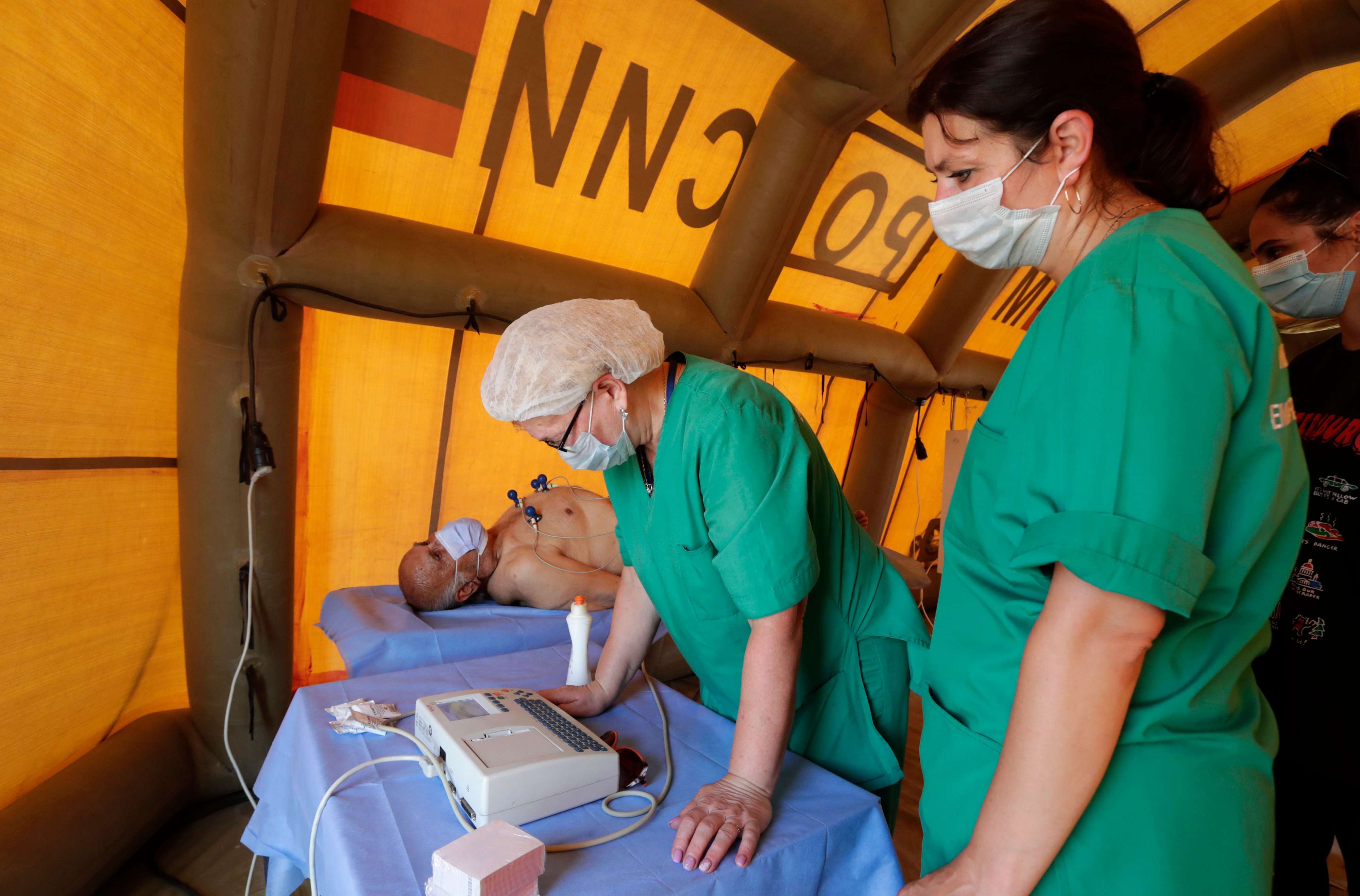 لبنان على شفير الهاوية