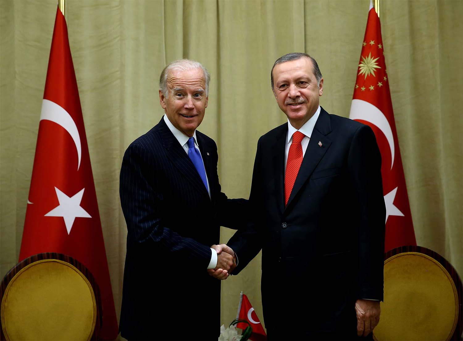 Turkish President Tayyip Erdogan (R) meets with Joe Biden in New York City, September 21, 2016
