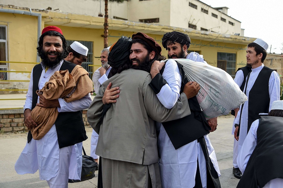 كابول أفرجت عن آلاف السجناء من طالبان وبقيت الخلافات حول بضعة مئات فقط