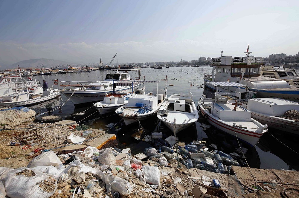 ميناء طرابلس الأصغر حجما ملاذ مؤقت لسفن الشحن والحاويات بعد انفجار مرفأ بيروت