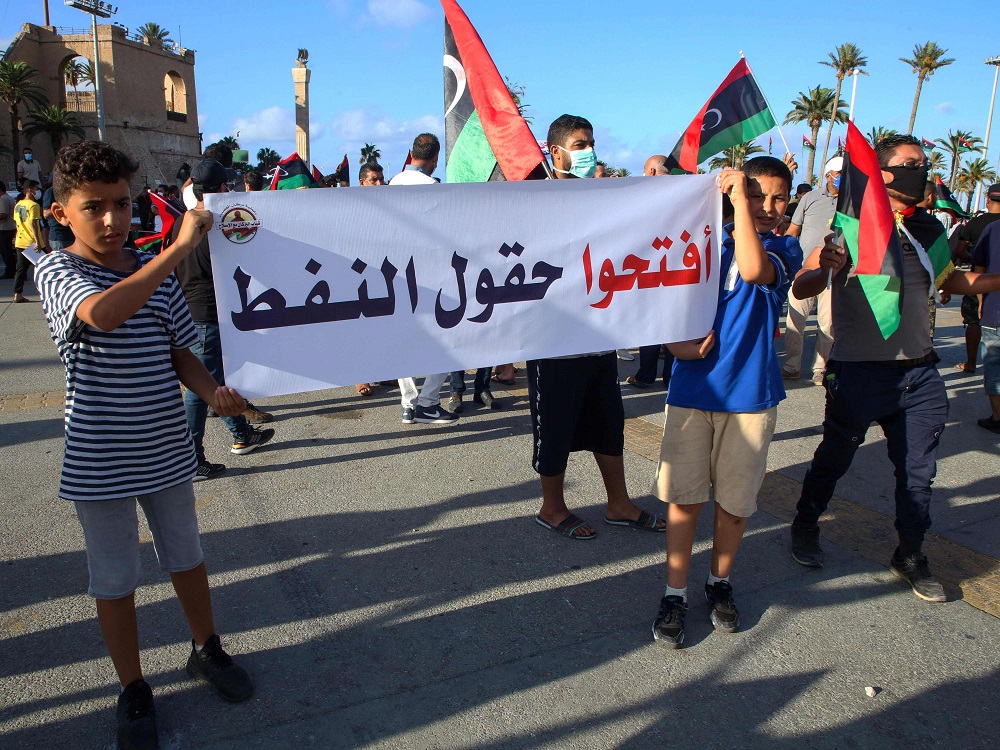 عائدات النفط أمل الليبيين في تحسين أوضاعهم المزرية