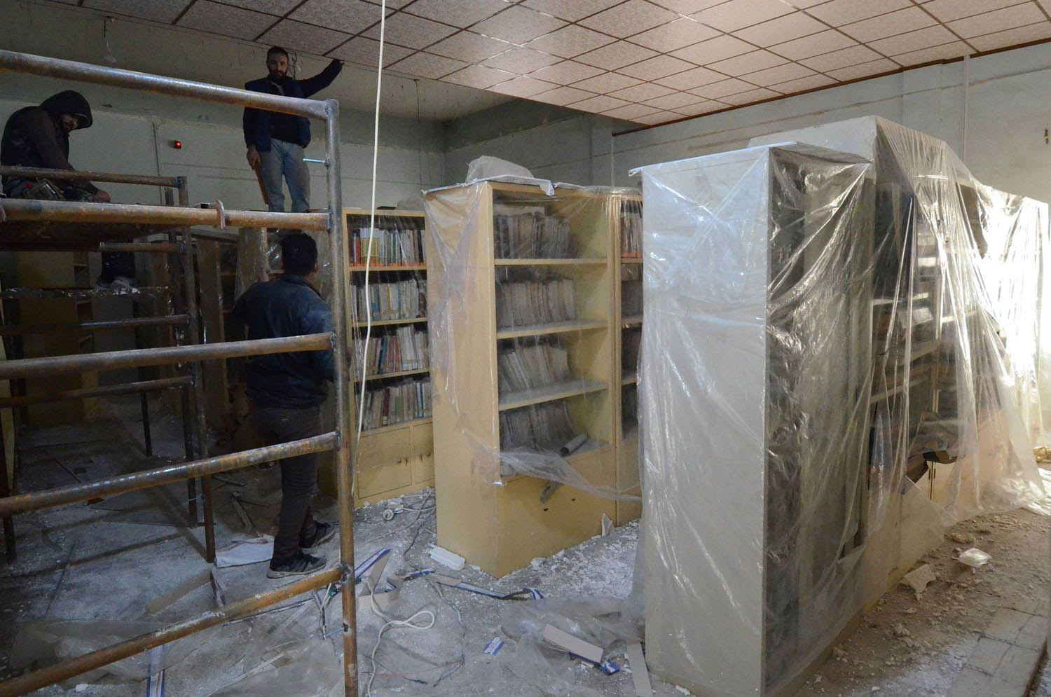جزء مدمر من مكتبة جامعة الموصل