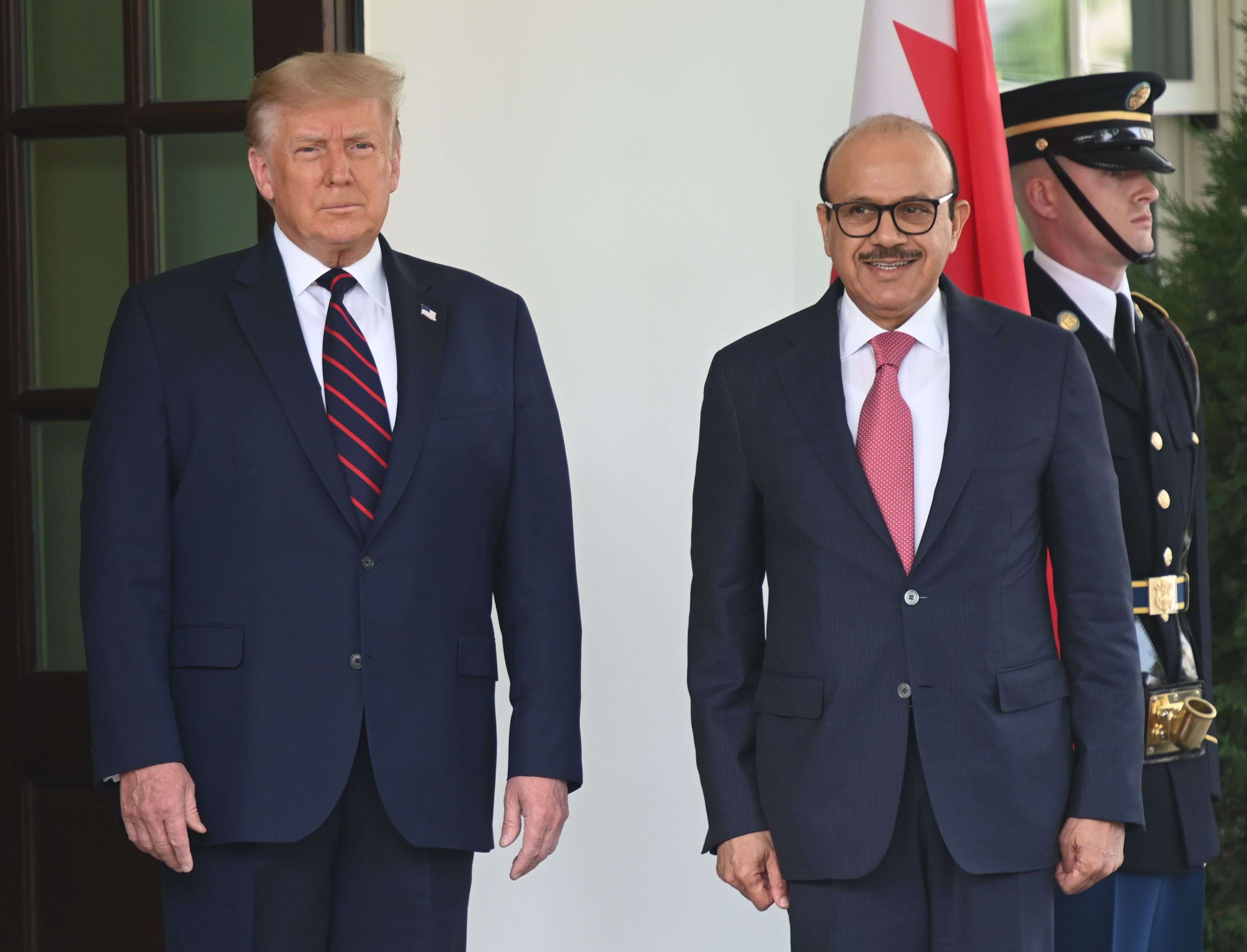 ترامب يلتقي وزير الخارجية البحريني الشيخ خالد بن أحمد بن محمد آل خليفة