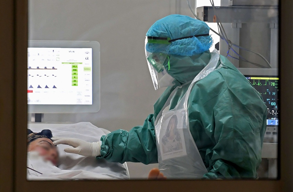 كورونا يستنفد أسِرّة الإنعاش بمستشفيات تونس