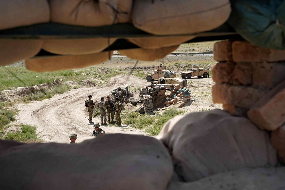 قوات أميركية تساند قوات أفغانية تتعرض لهجمات من طالبان