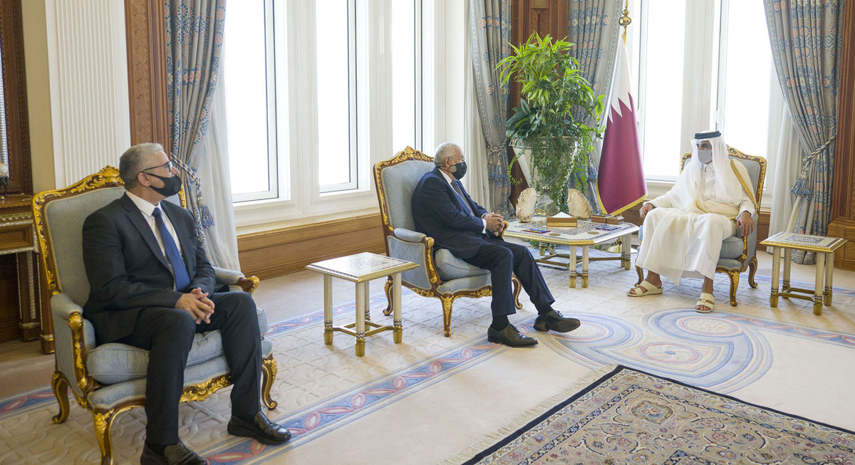 أمير قطر الشيخ تميم بن حمد آل ثاني يلتقي بوزيري الداخلية والخارجية في حكومة الوفاق