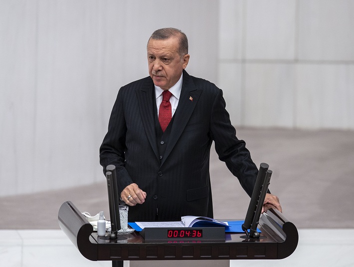 أردوغان يقفز إلى التصعيد بينما يحاول الاتحاد الأوروبي تهدئة التوتر في شرق المتوسط