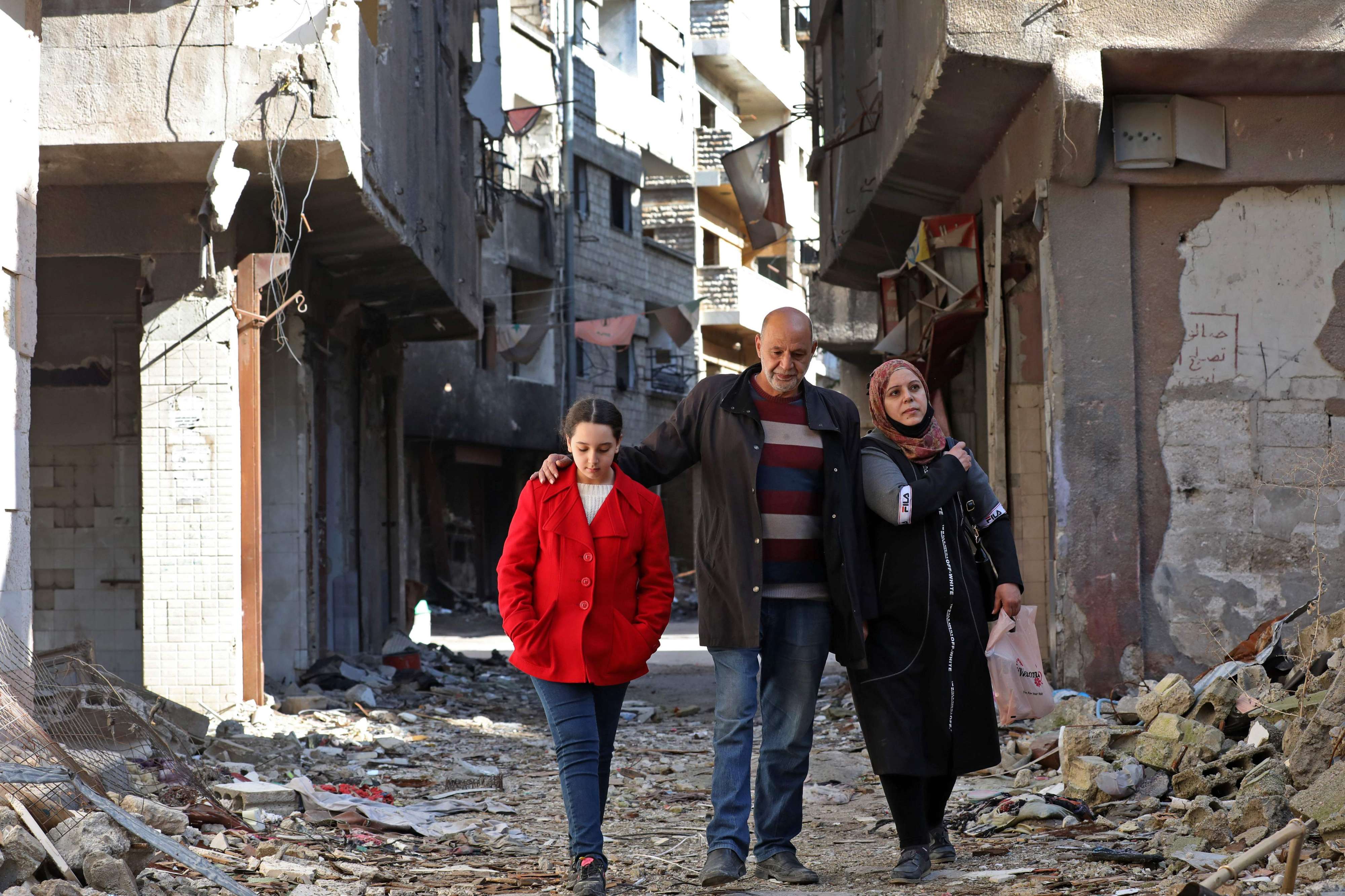 الدمار غير ملامح الشوراع في دمشق حتى لم يعد يعرفها سكانها العائدون