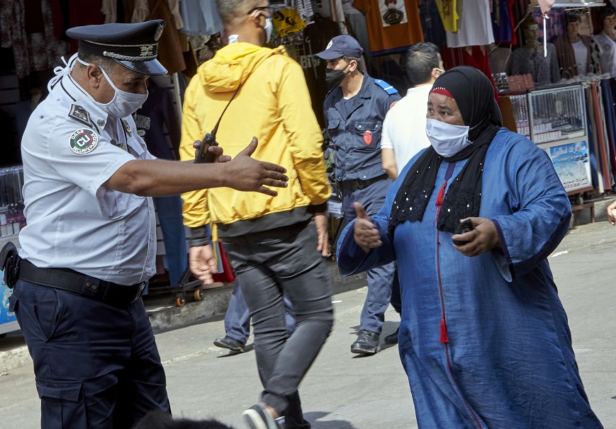 الشرطة المغربية تشدد على تطبيق إجراءات الوقاية من كورونا