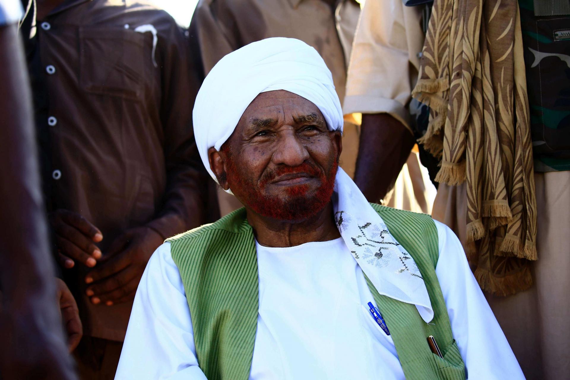 رئيس الوزراء السوداني السابق الصادق المهدي