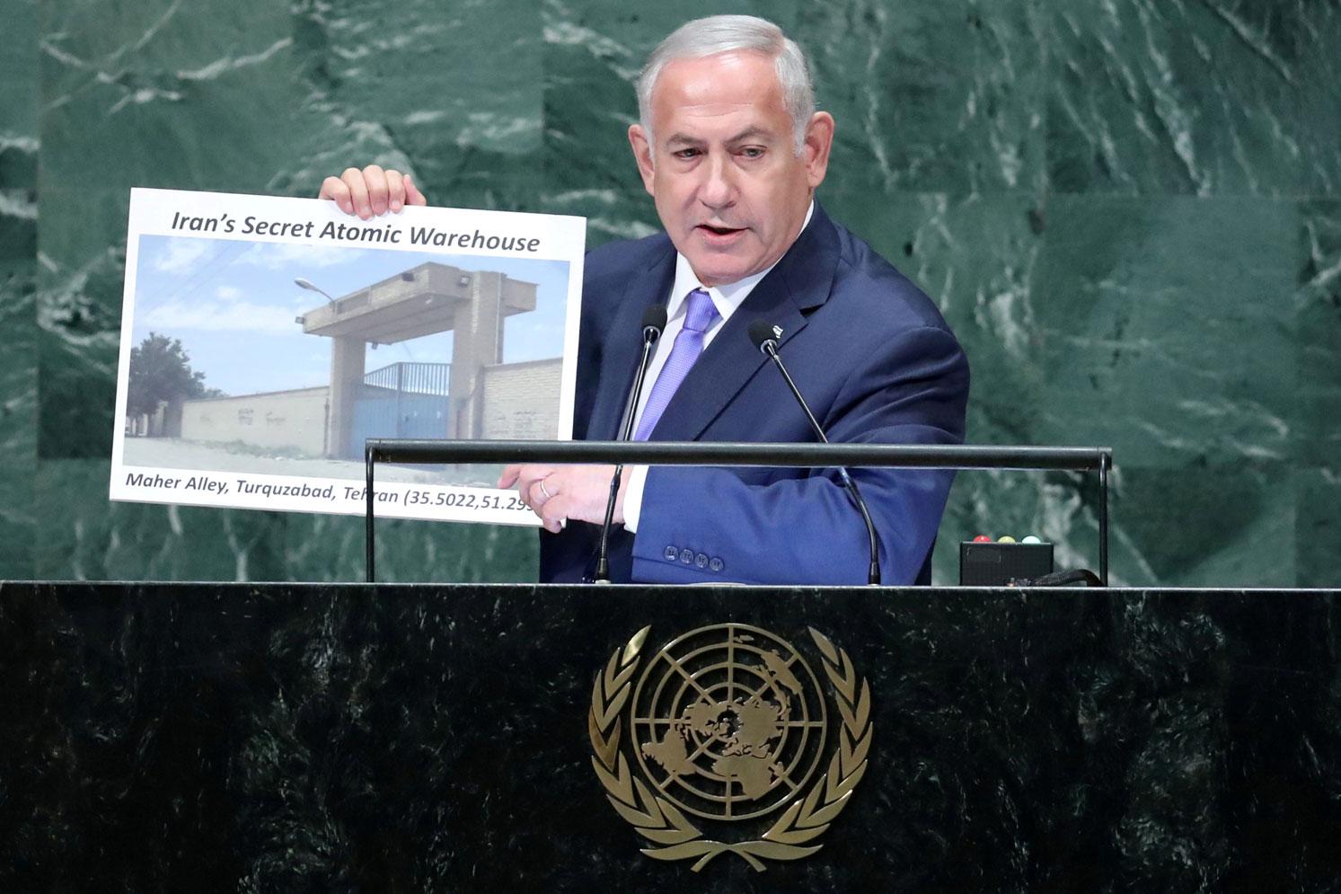 نتانياهو عرض في السابق صور للعالم الايراني القتيل ومواقع مشبوهة تستغل في انشطة نووية