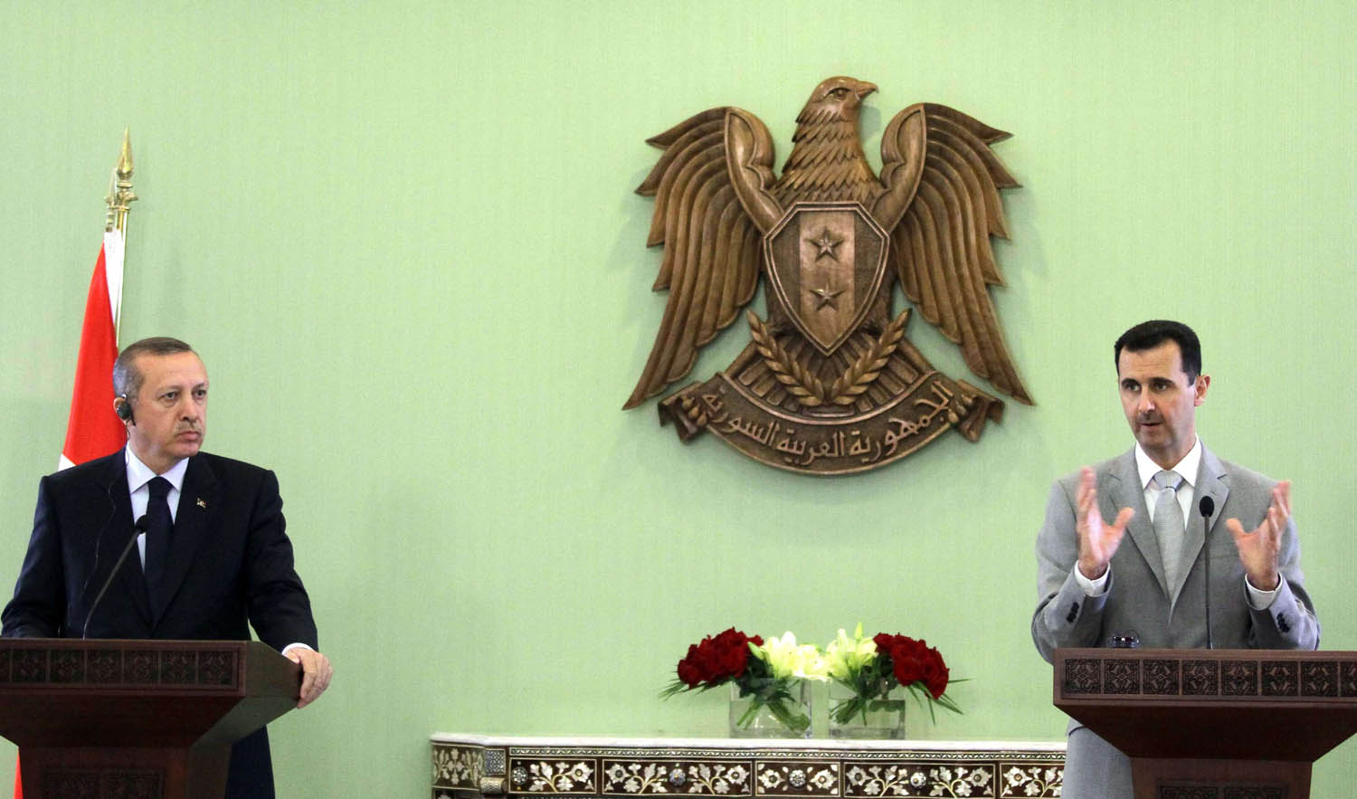 الرئيس السوري بشار الأسد والرئيس التركي رجب طيب أردوغان في لقاء في دمشق (أكتوبر 2010)