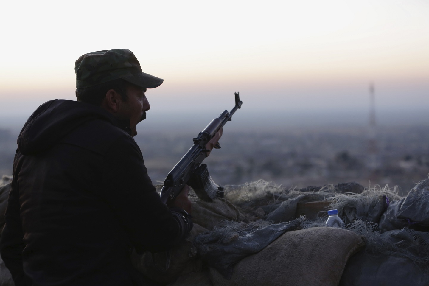أحد العناصر المقاتلين الأكراد شمال العراق