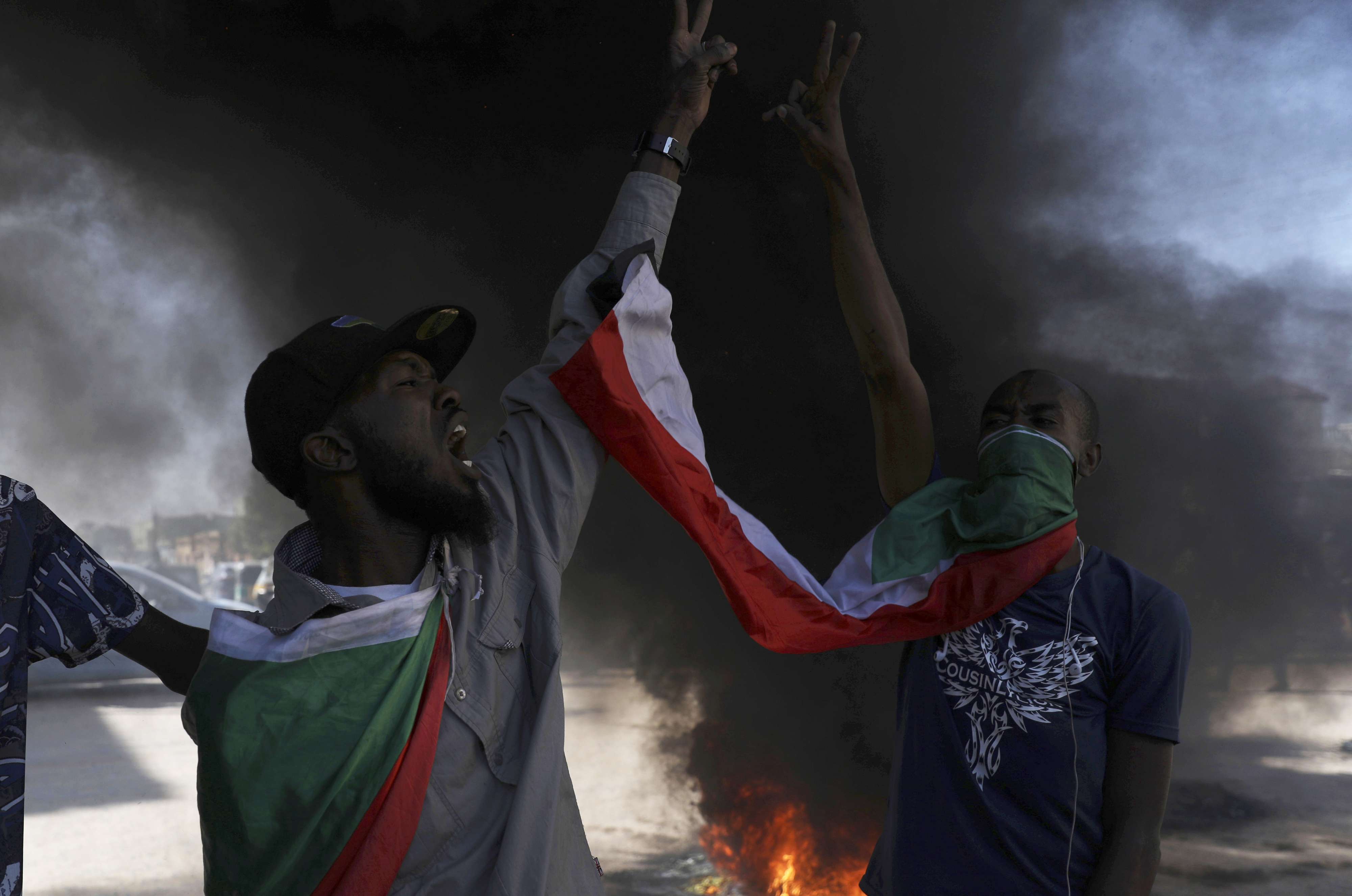 السودانيون يحيون الذكرى الثانية للثورة بسخط