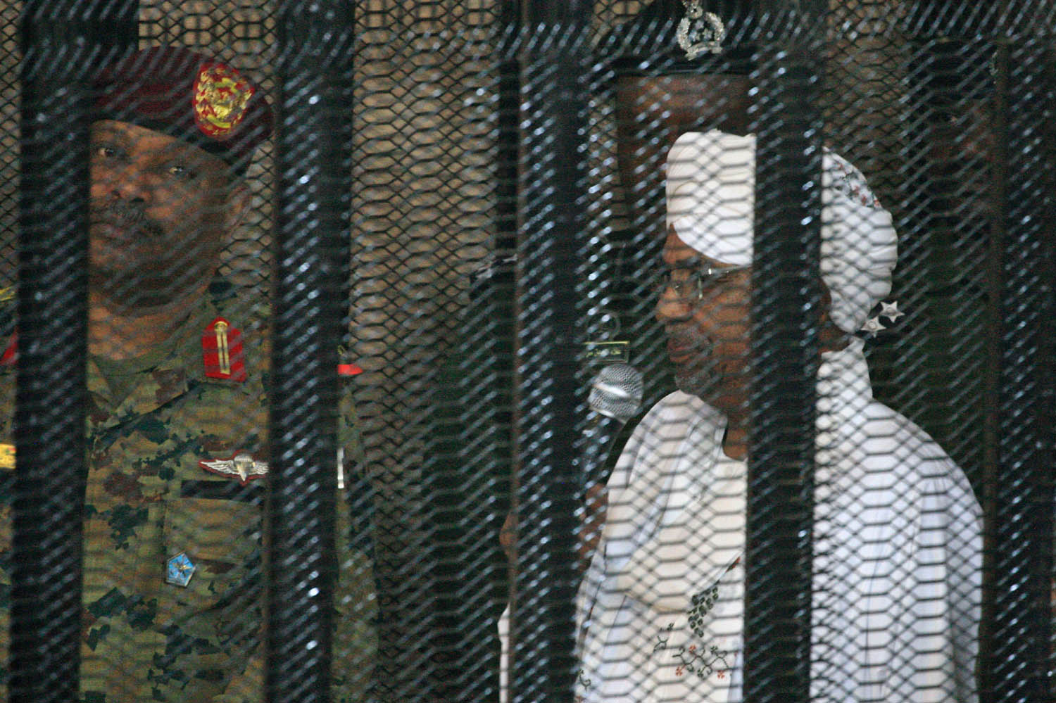 الرئيس السوداني المخلوع عمر البشير في محبسه