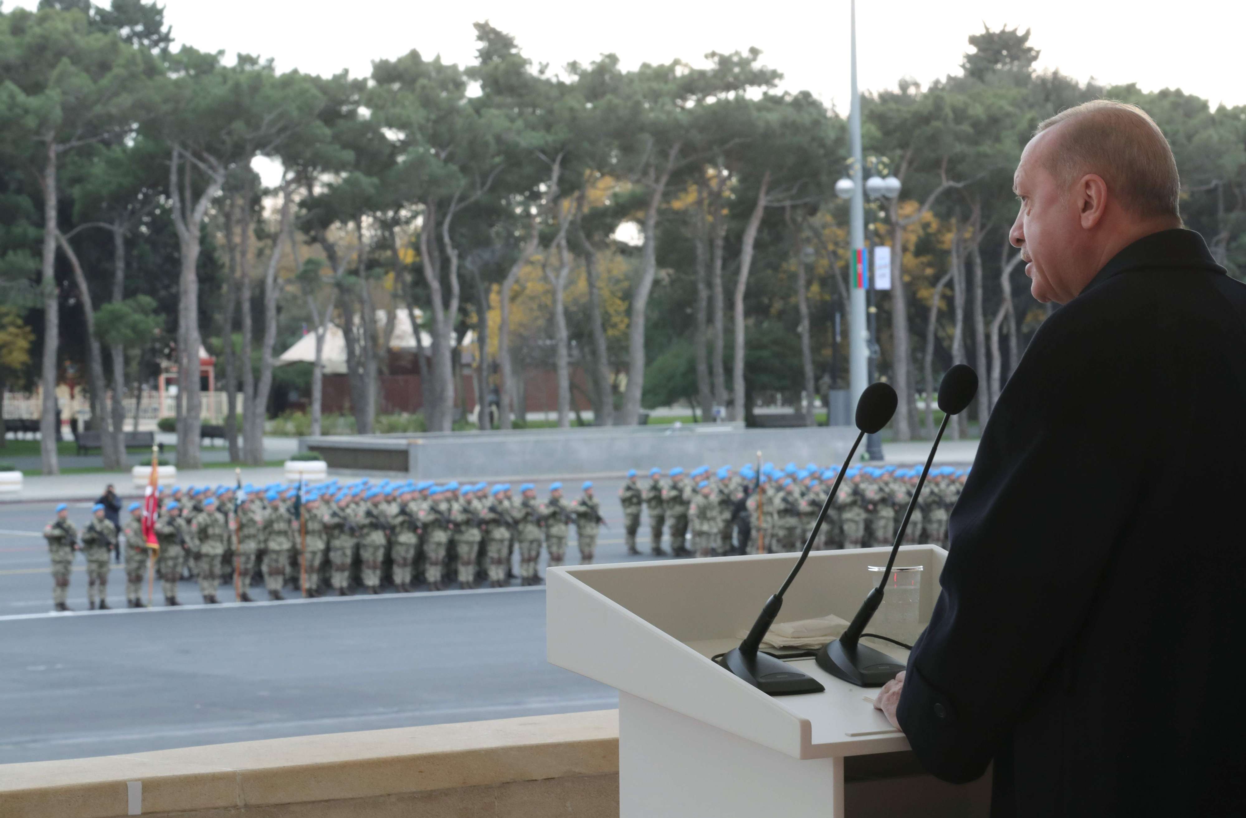 الرئيس التركيرجب طيب اردوغان خلال زيارة لاذربيجان للاحتفال بالانتصار على أرمينيا في نزاع قره باغ