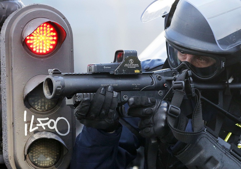 مشروع قانون الأمن الشامل يمنح صلاحيات واسعة للشرطة بما يهدد الحريات في فرنسا