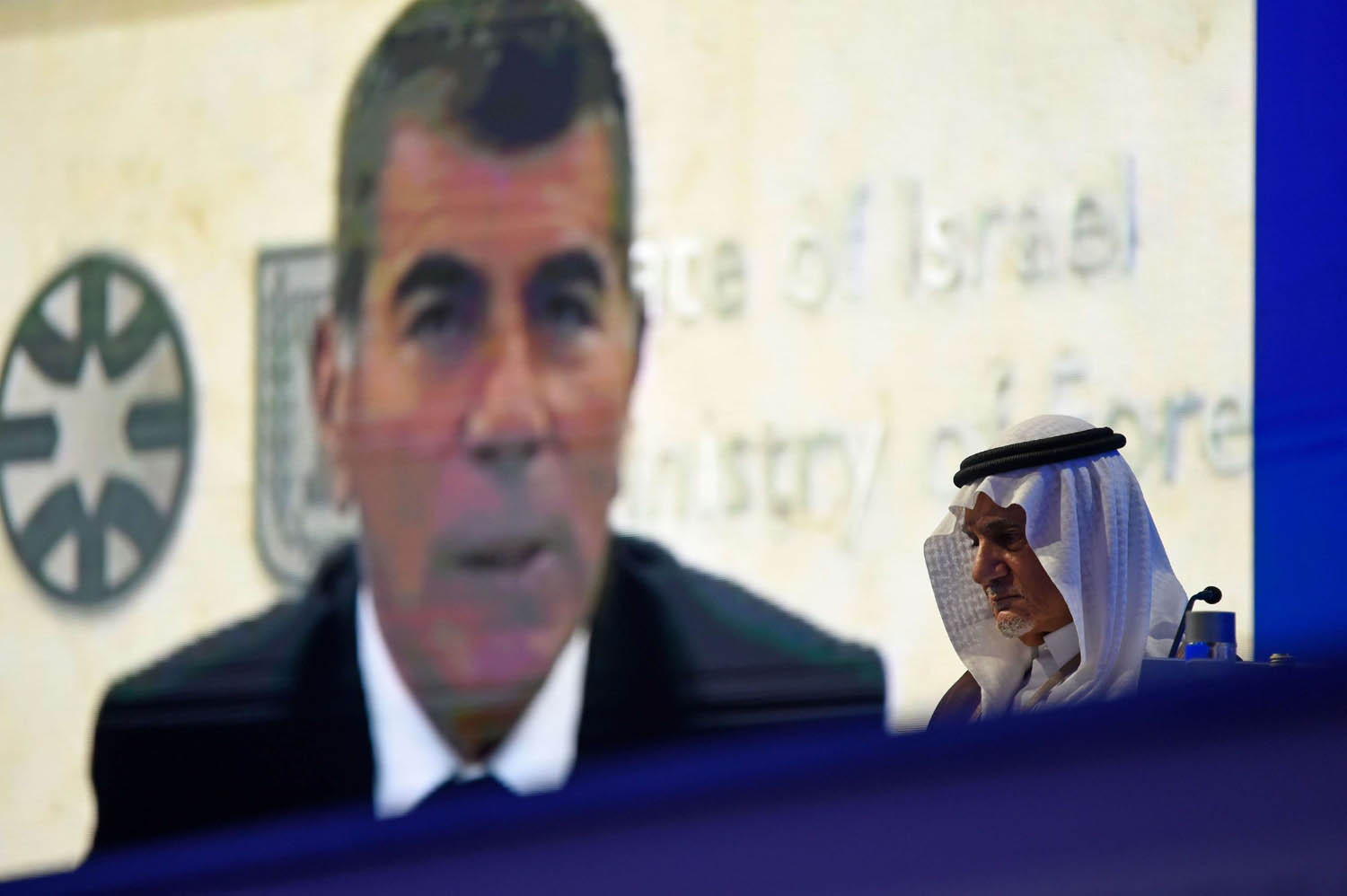 الأمير تركي الفيصل يرد على جابي اشكنازي وزير خارجية إسرائيل في ندوة البحرين