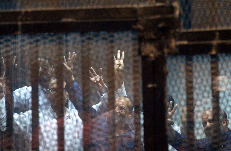 الخناق يُضيق على جماعة الإخوان المسلمين في مصر