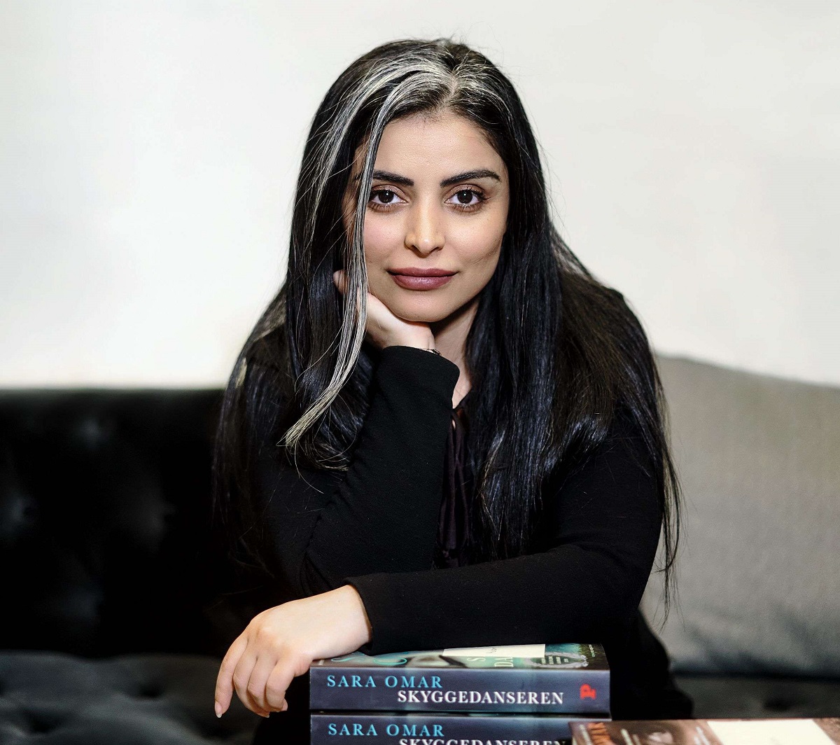 الروائية سارة عمر 