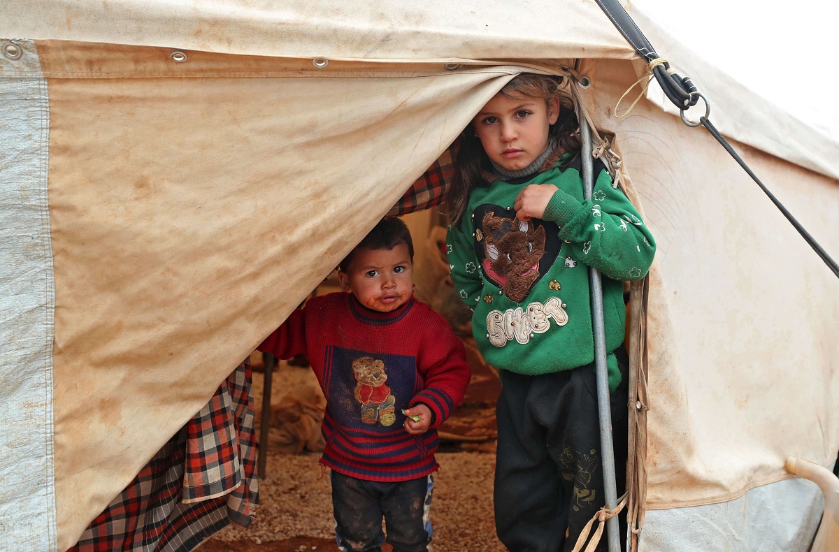 أطفال سوريون في أحد المخيمات