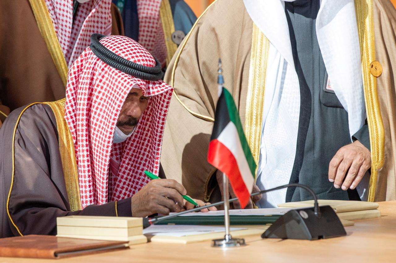 أمير الكويت الشيخ نواف الأحمد الصباح يوقع اتفاق العلا