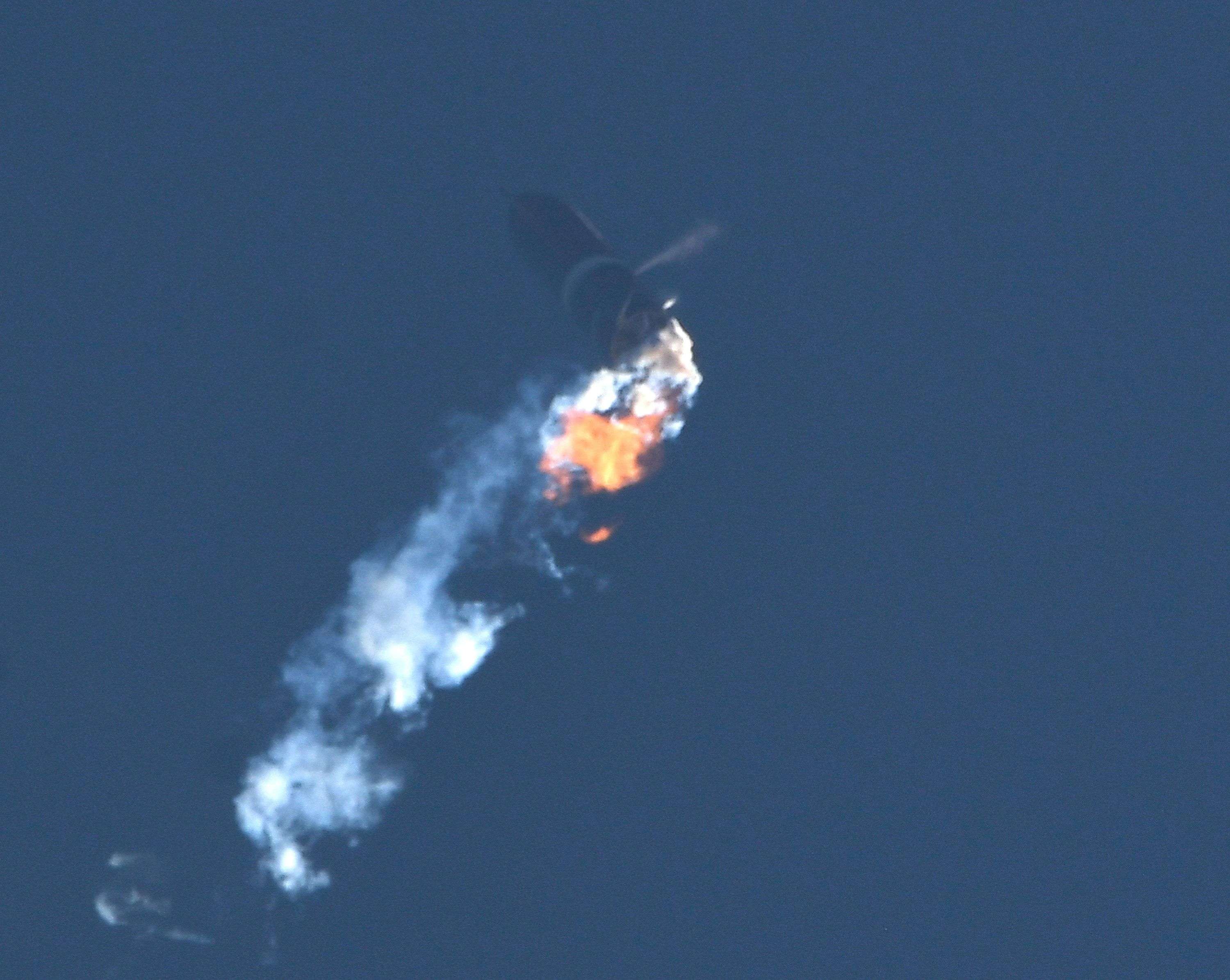 تحطّم نموذج أوليّ لصاروخ "ستارشيب" الفضائي 