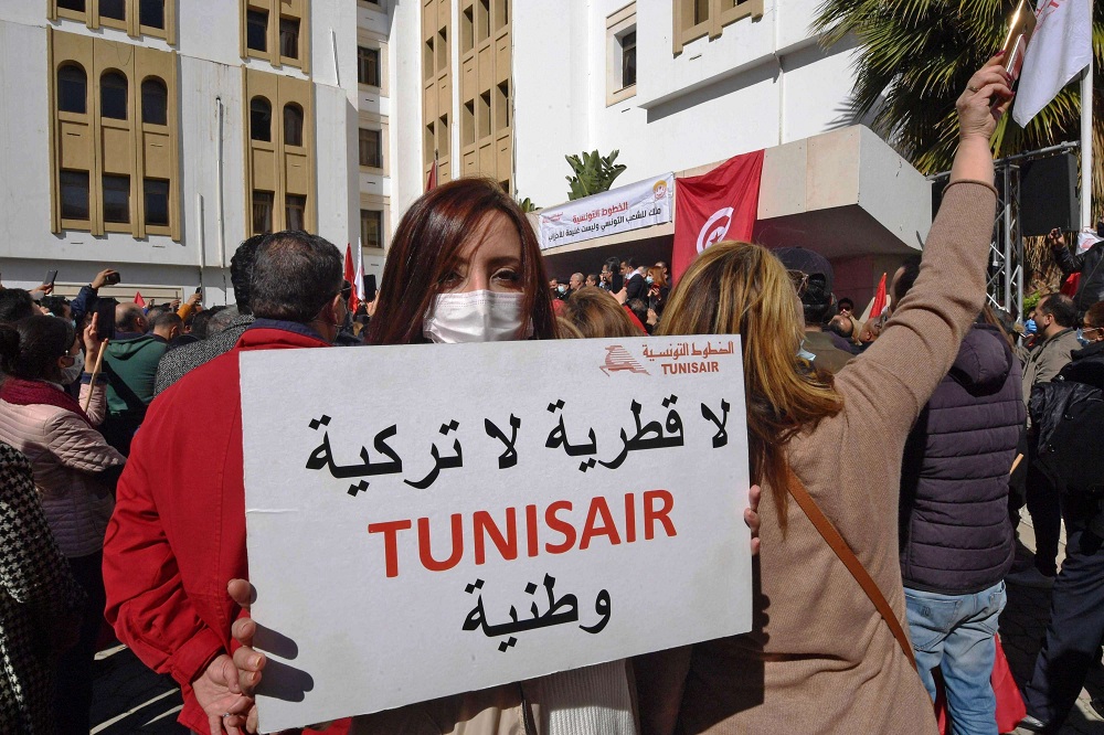 مزودو الخطوط التونسية يعمقون أزماتها المتناثرة