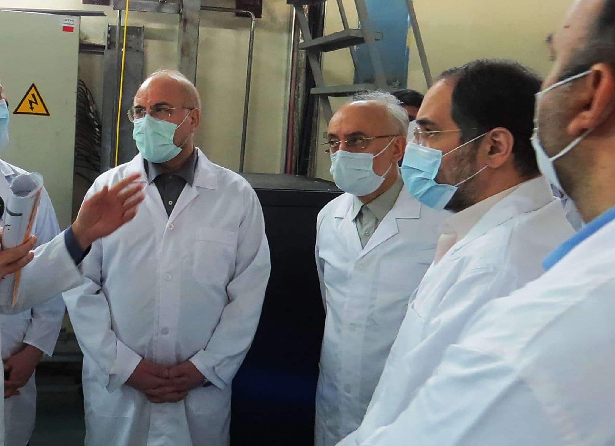 رئيس البرلمان الإيراني في زيارة لمنشأة فوردو النووية بعد قرار سابق بانهاء التفتيش الدولي للمنشآت النووية