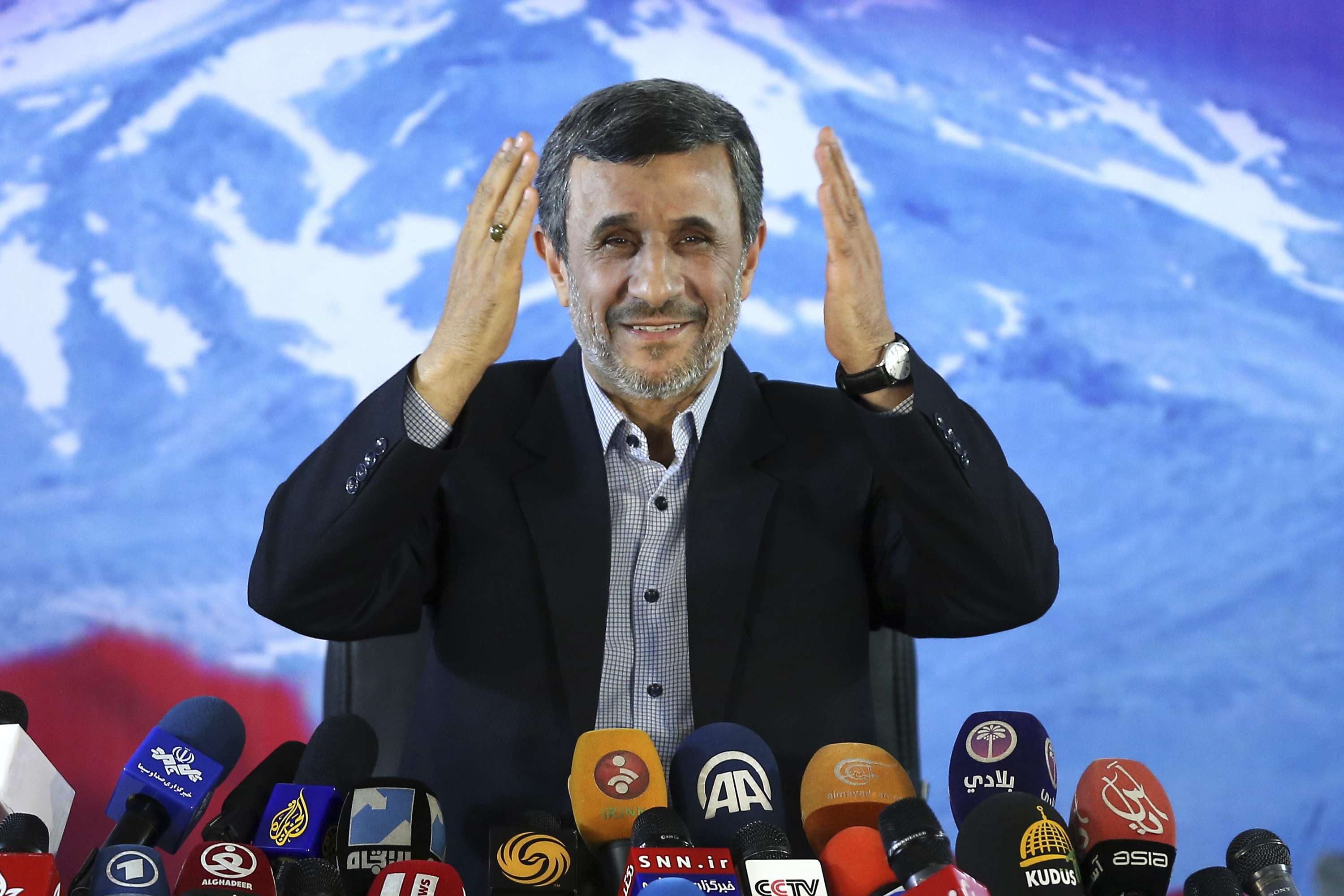 الرئيس الايراني السابق محمود أحمدي نجاد
