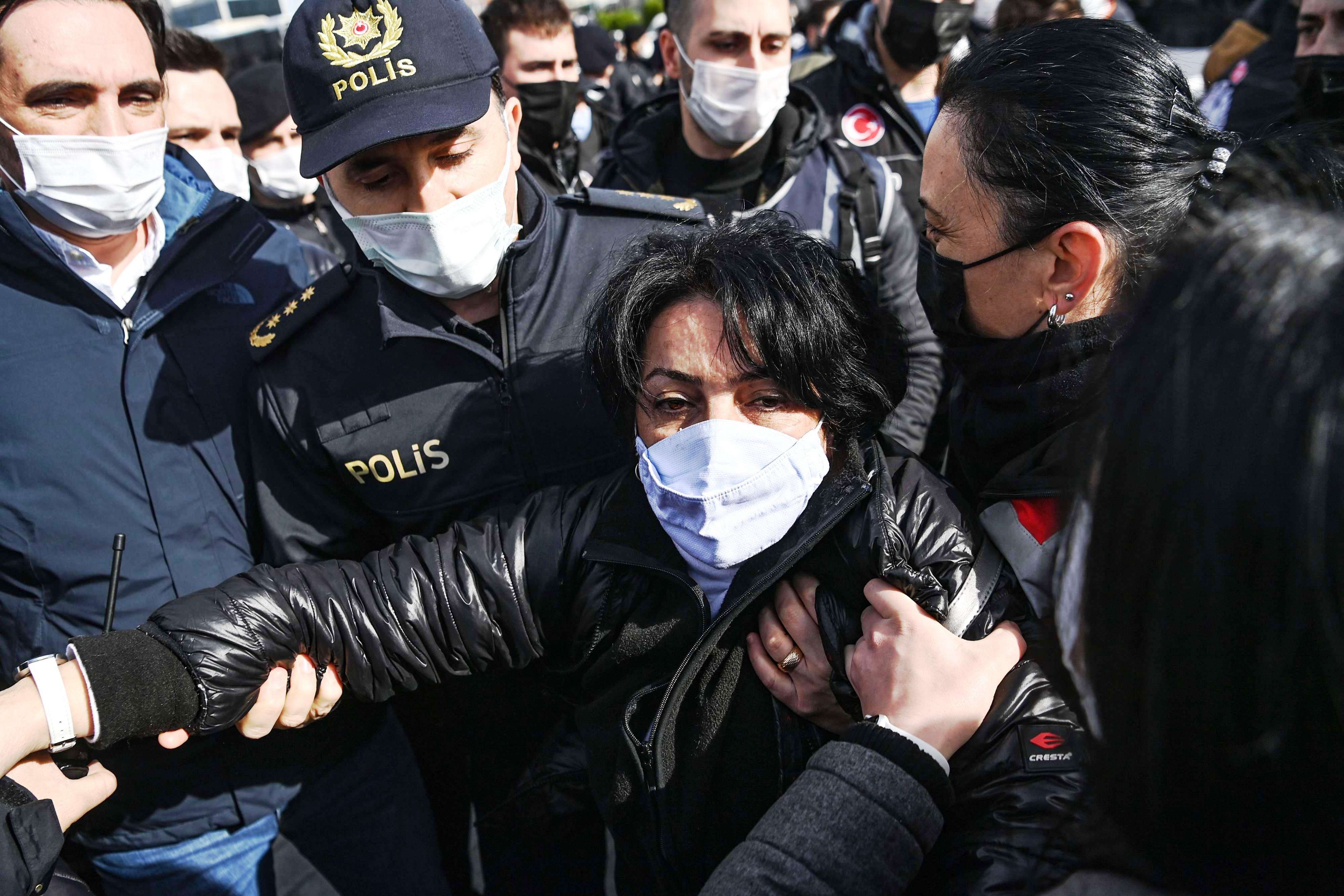 السلطات التركية تفرط في قمع المعارضين