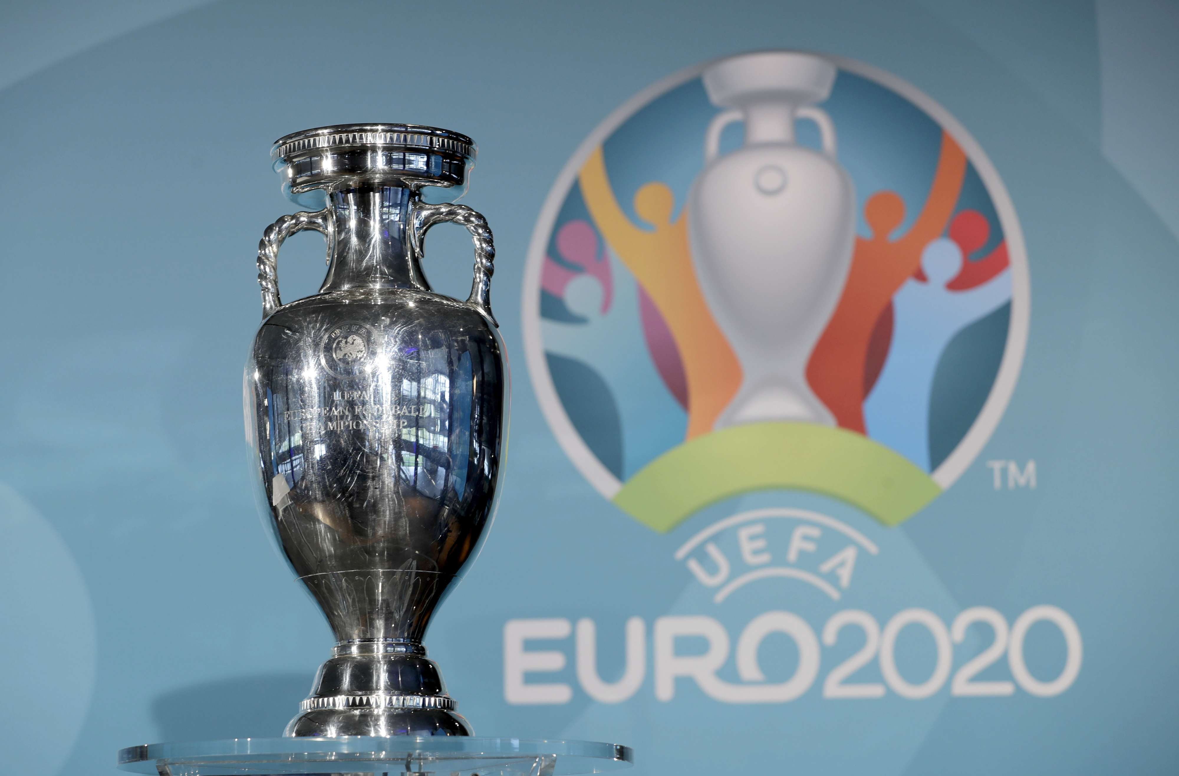 دوري أبطال أوروبا يعود للنظام القديم يسبب كورونا على الرغم من الغياب المستمر للجماهير 