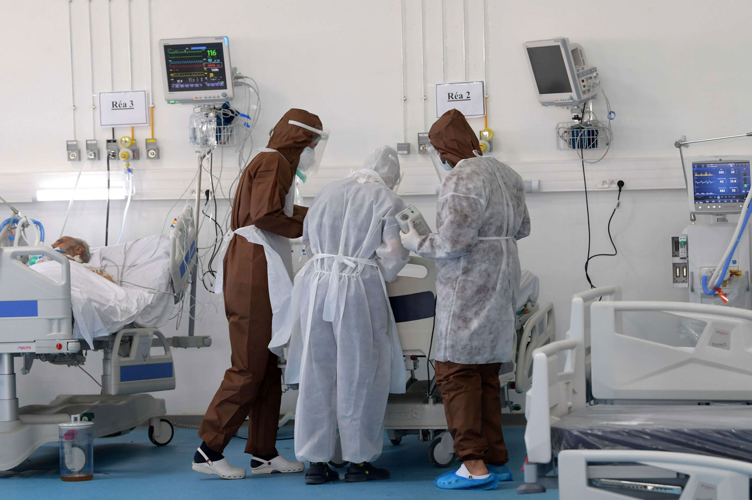 مستشفيات تونس مكتظة بمرضى كورونا