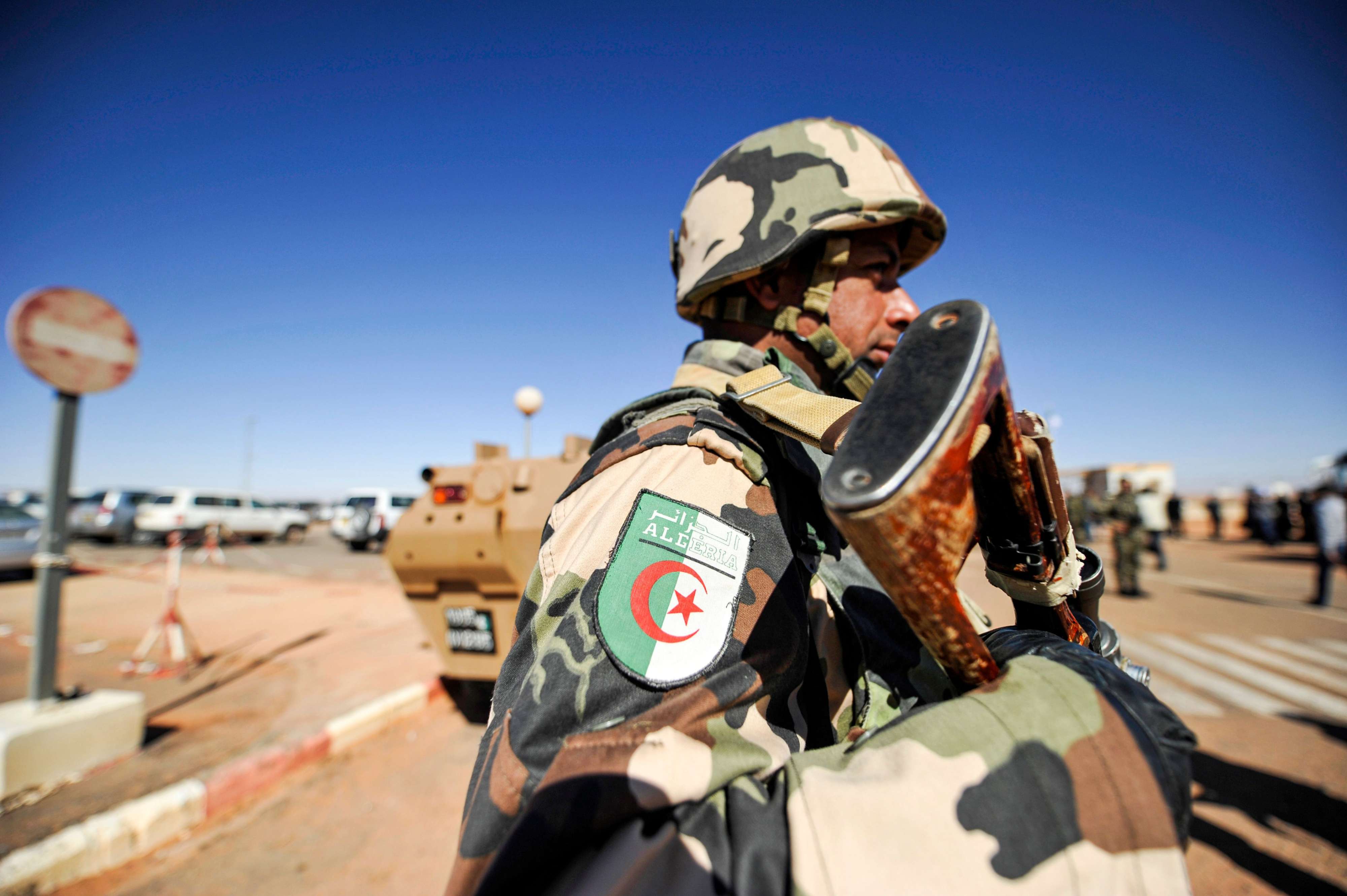 خطر الإرهاب يحيط بالجزائر من اكثر من جهة